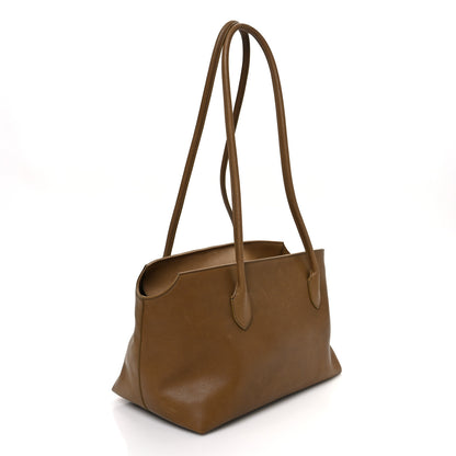 The Row Polished Saddle Terrasse Bag Muschio 3 of 12