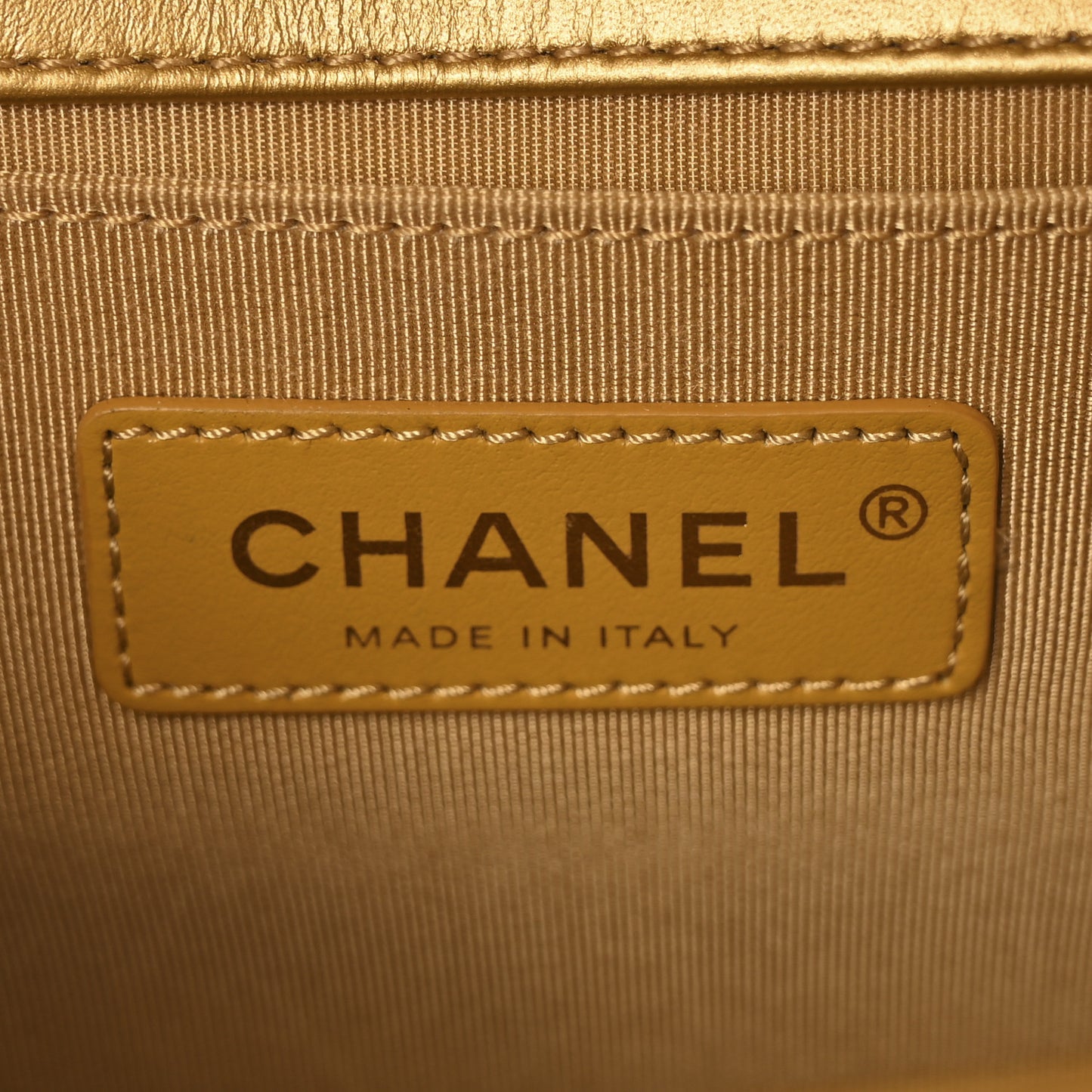 Metallic Calfskin Crocodile Embossed Graffiti Medium Cocodile Boy Flap Gold