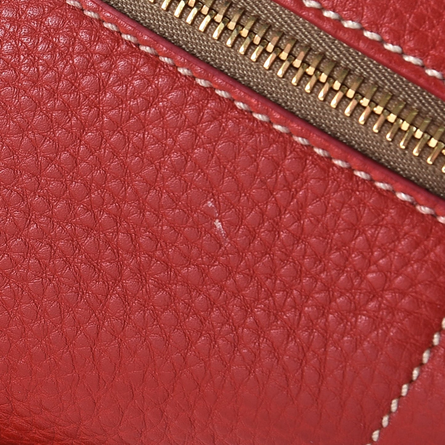 Vitello Daino Shoulder Bag Fuoco