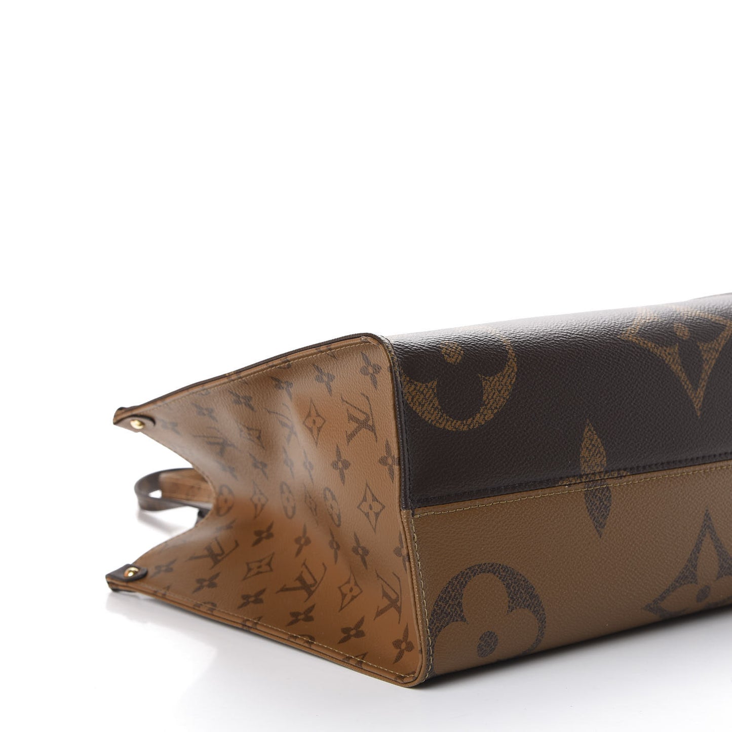 Reverse Monogram Giant Onthego MM