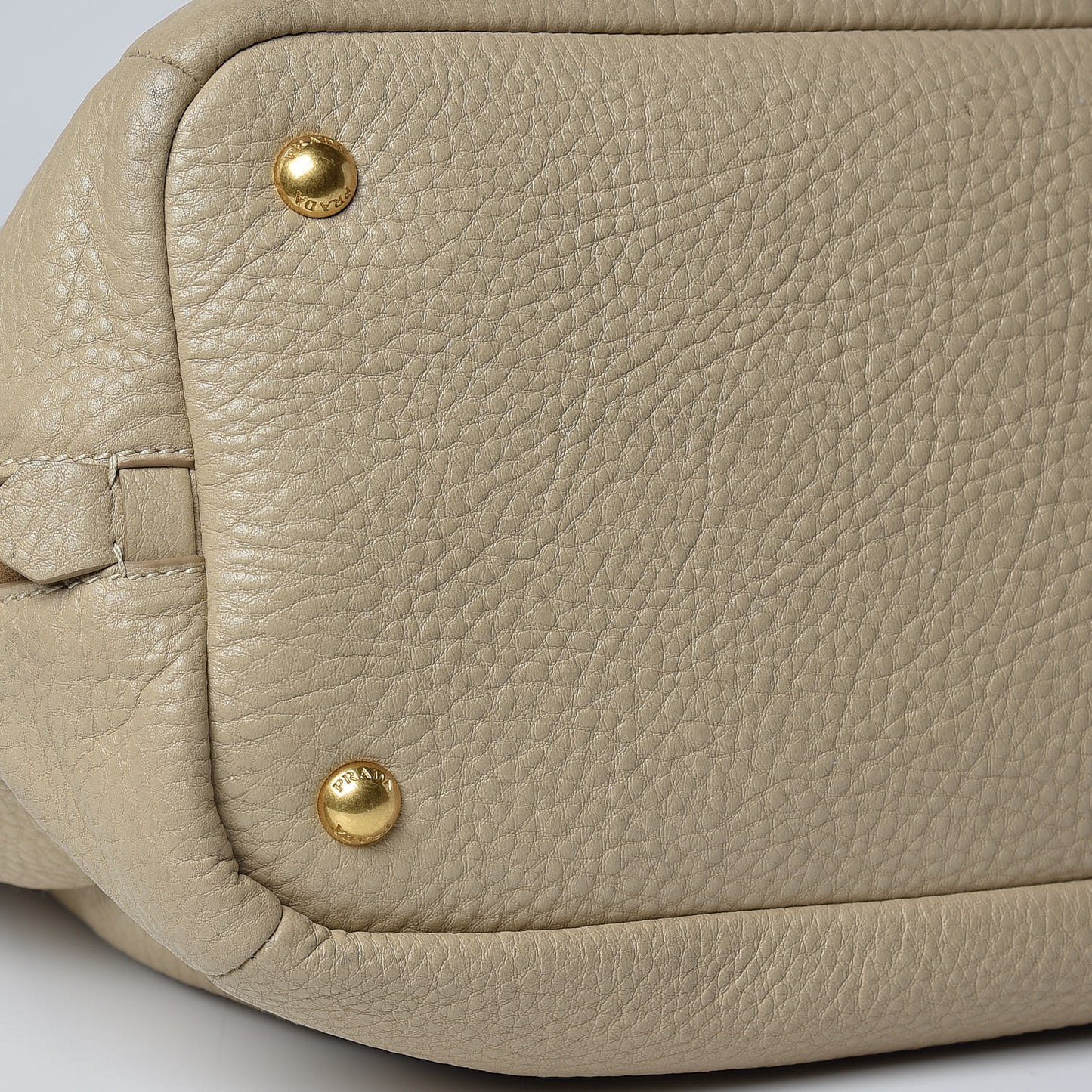 Vitello Daino Side Zip Tote Sabbia
