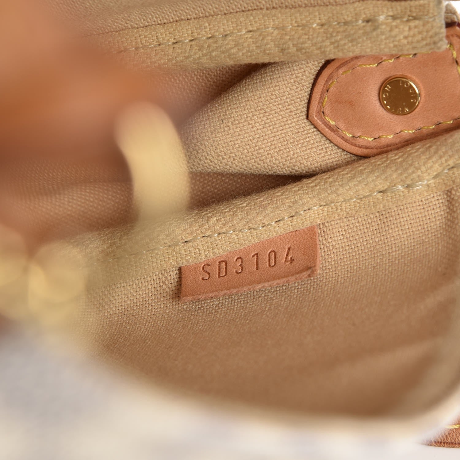 Louis Vuitton Damier Azur Favorite MM 8 of 9