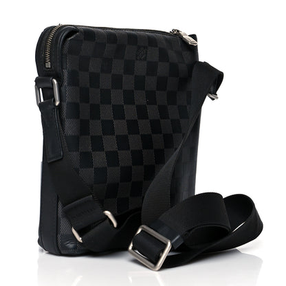 Louis Vuitton Damier Infini Discovery Messenger BB Onyx 3 of 11