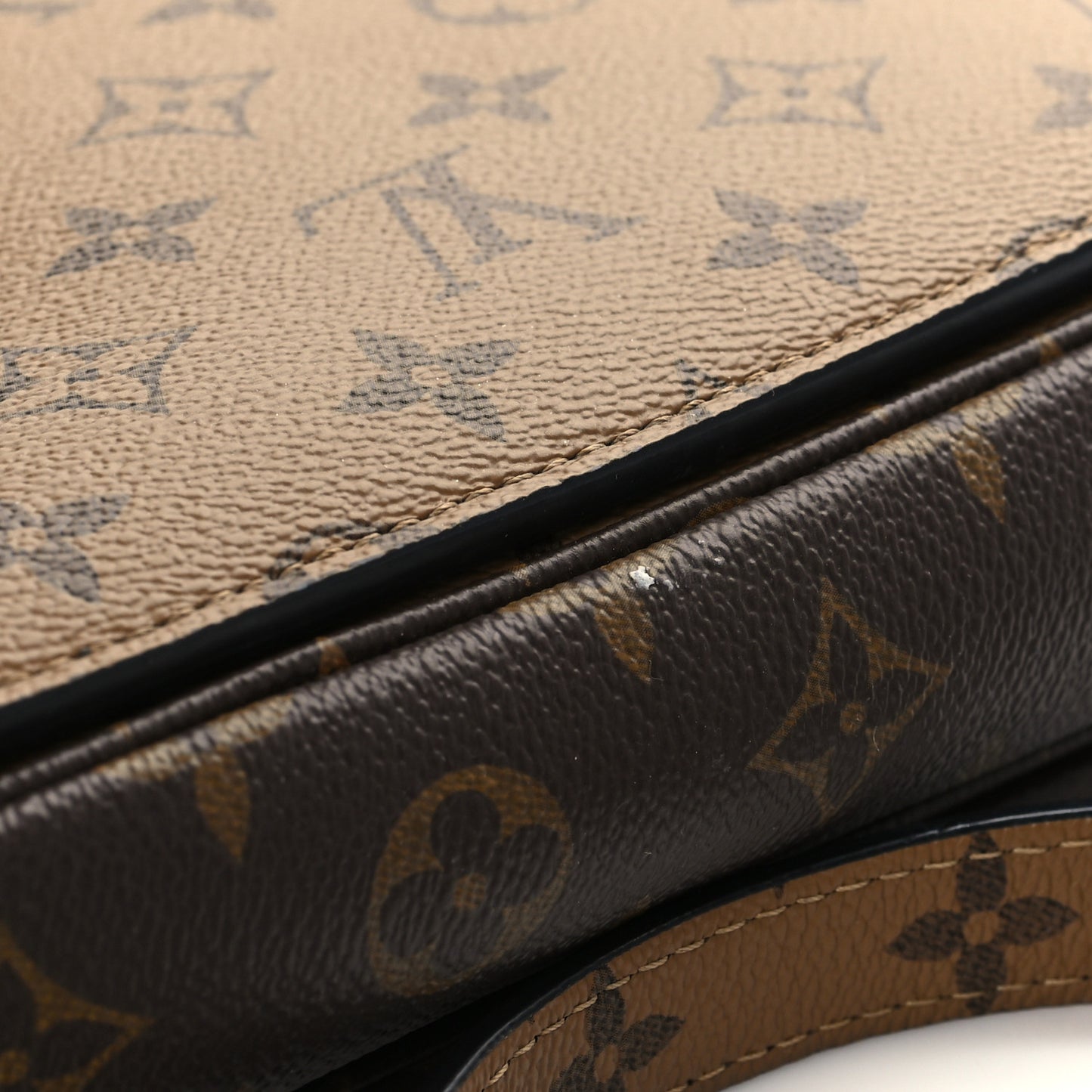Reverse Monogram Pochette Metis