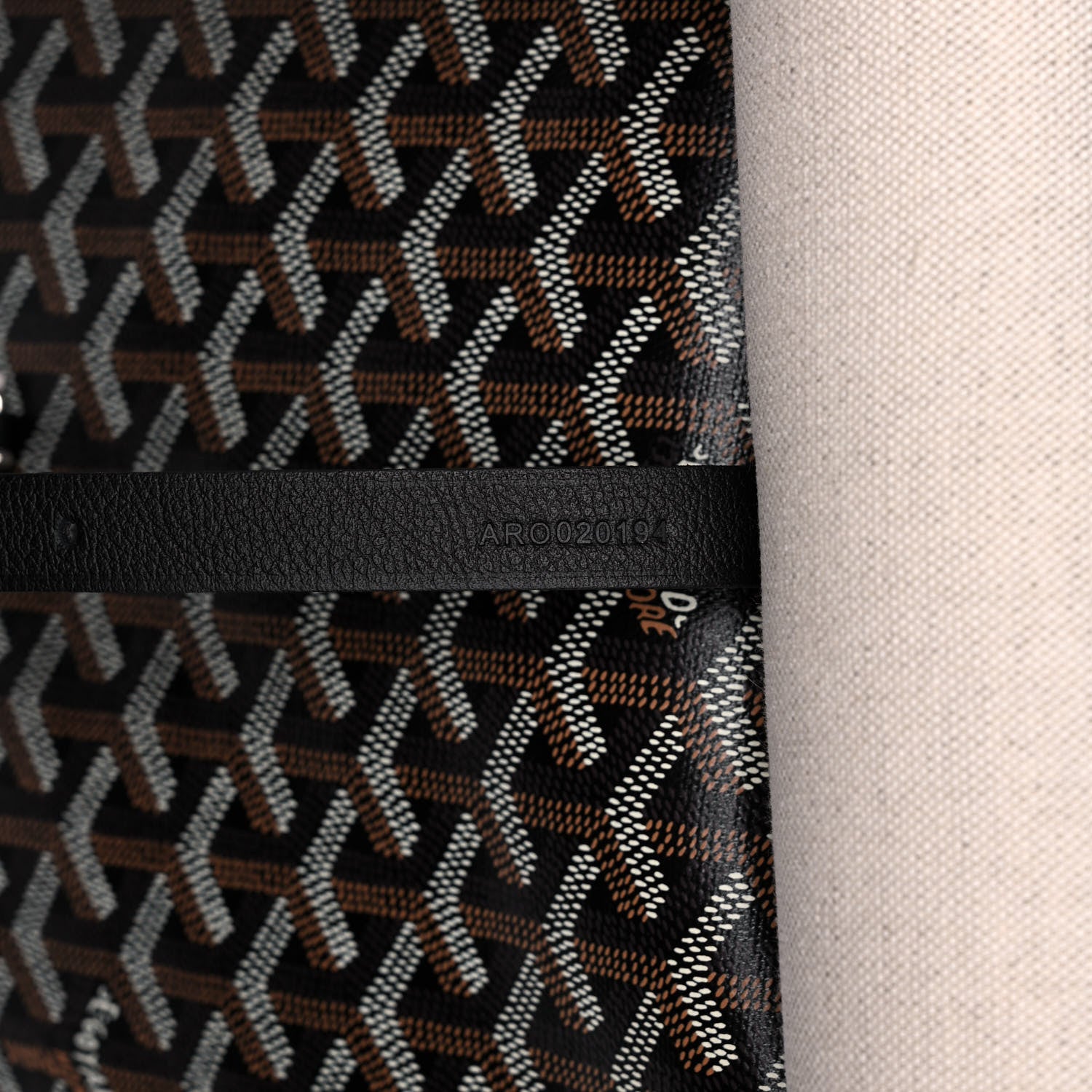 Goyard Goyardine Capetien Messenger Bag Black 9 of 12