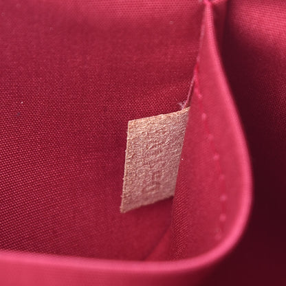 Louis Vuitton Vernis Pochette Accessories NM Rose Indien 7 of 9