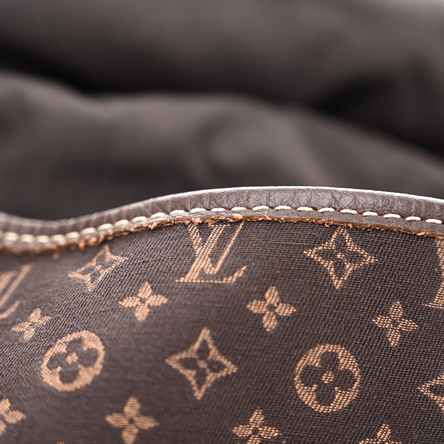 Louis Vuitton Monogram Mini Lin Saumur Ebene 11 of 11