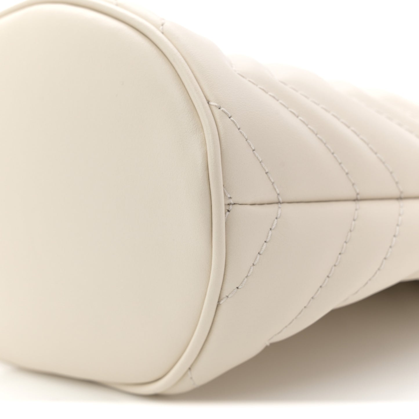 Calfskin Matelasse Mini GG Marmont 2.0 Bucket Bag White