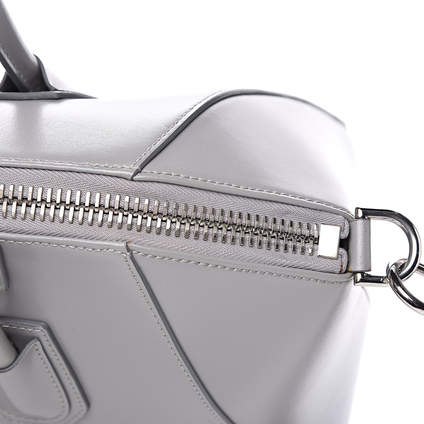 Shiny Lord Calfskin Medium Antigona Pearl Grey