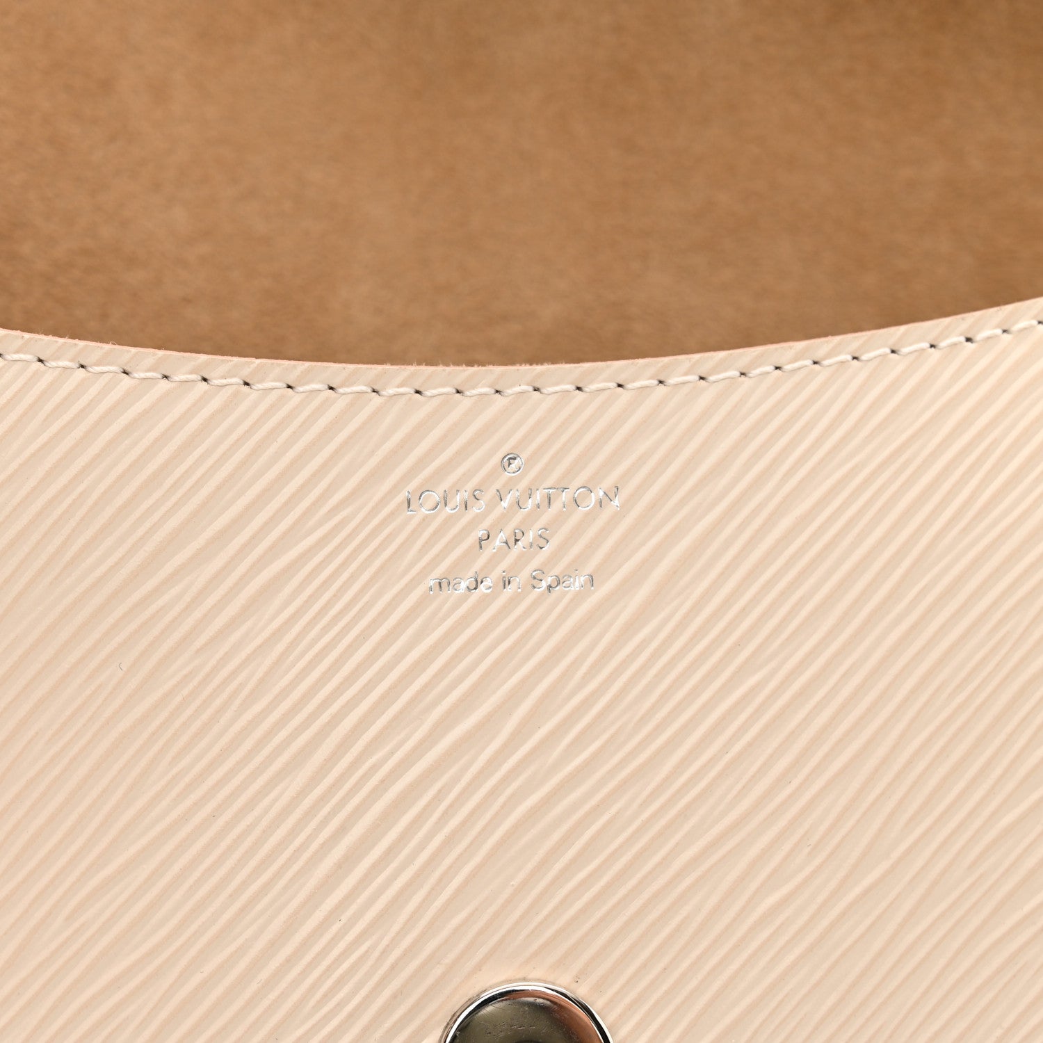 Louis Vuitton Epi Buci Crossbody Quartz 7 of 9