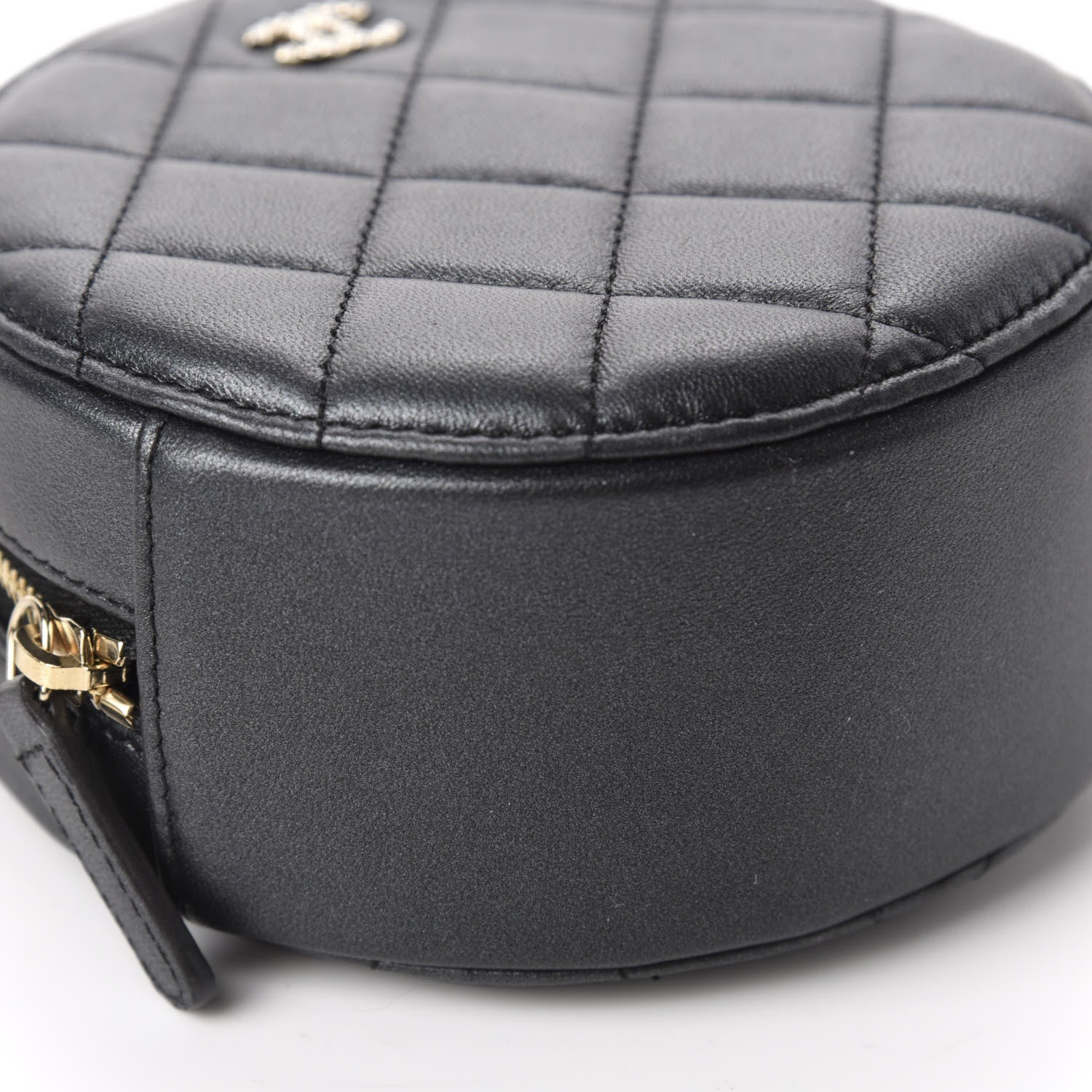 Chanel Iridescent Lambskin Quilted Pearl Round Clutch With Chain Black 6 of 11