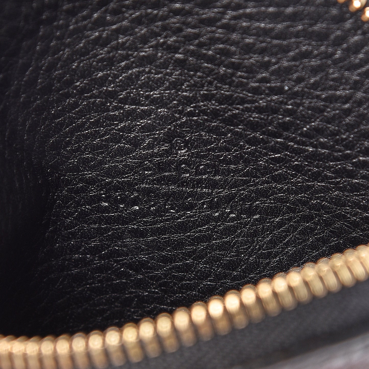 Pebbled Calfskin Round Coin Purse Black