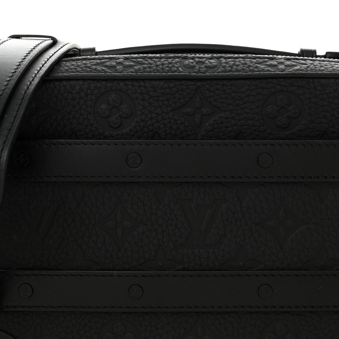 Taurillon Monogram Soft Trunk Black