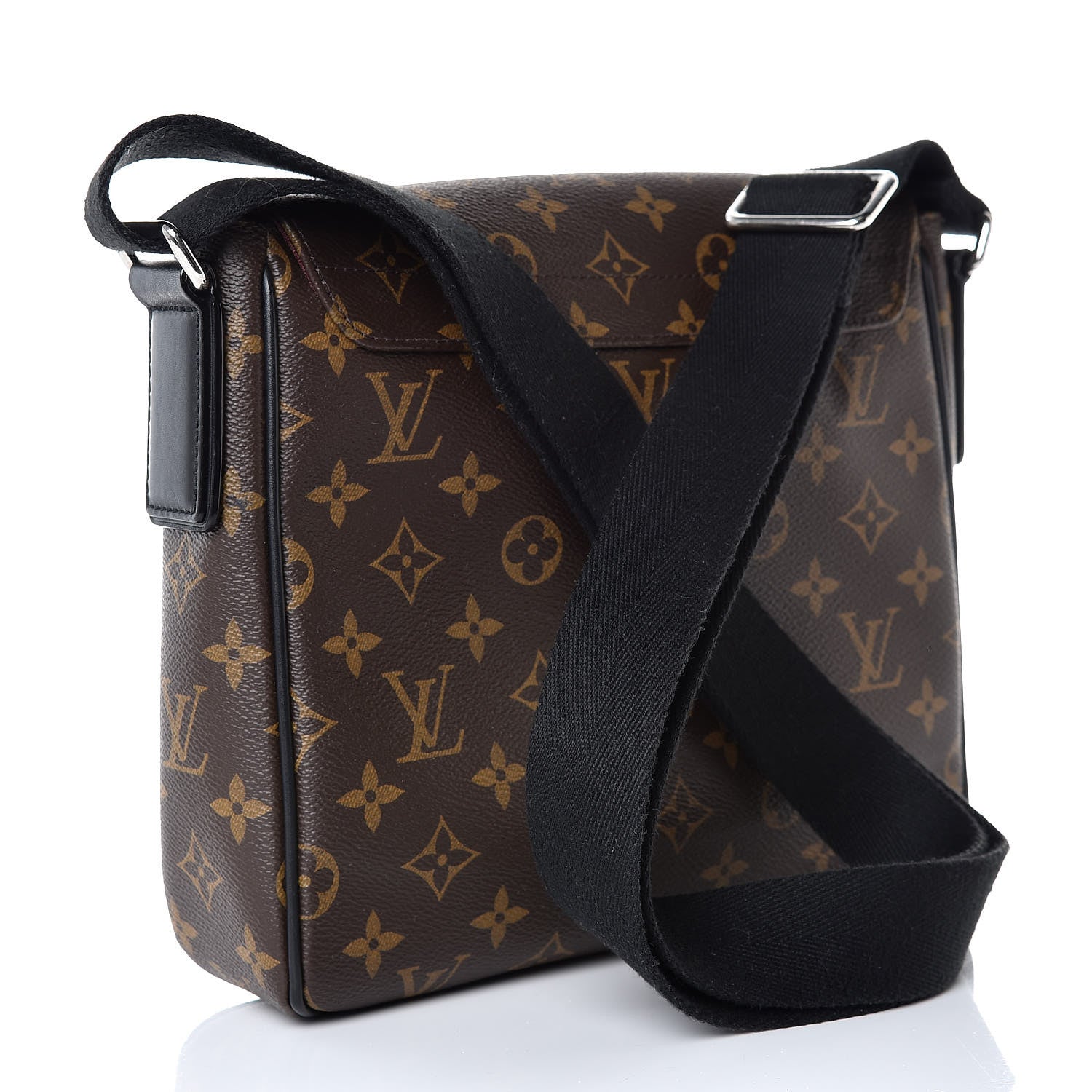 Louis Vuitton Monogram Macassar District PM 3 of 7