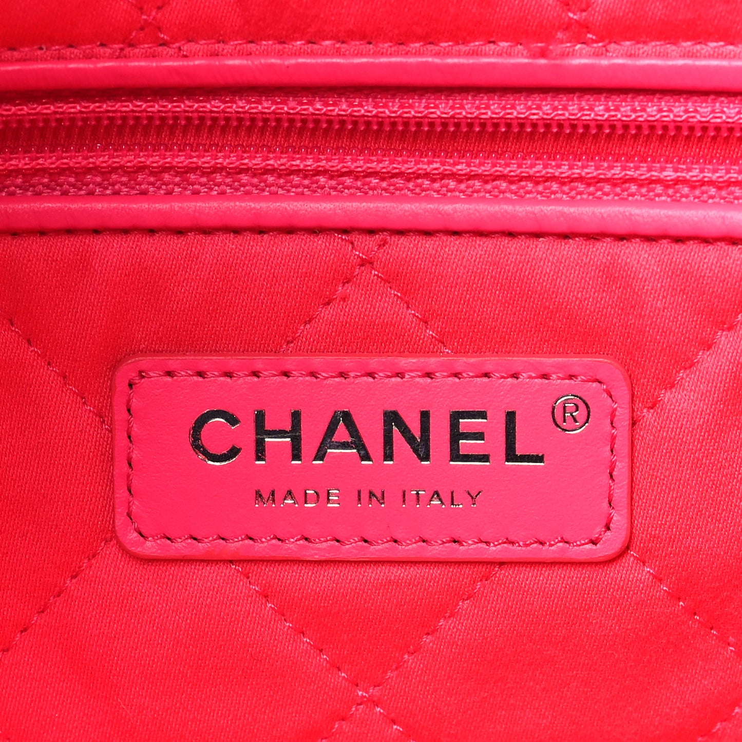 Matte Calfskin Quilted Monochrome Small Chanel 22 Fuchsia