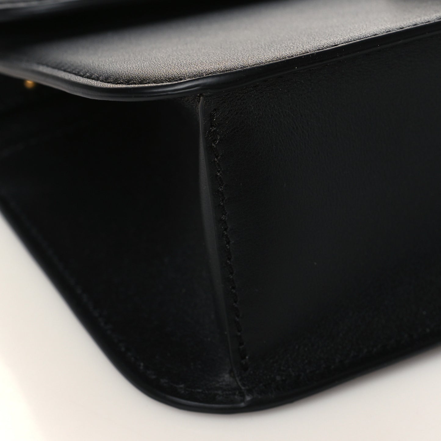 Calfskin Vlogo Loco Shoulder Bag Black