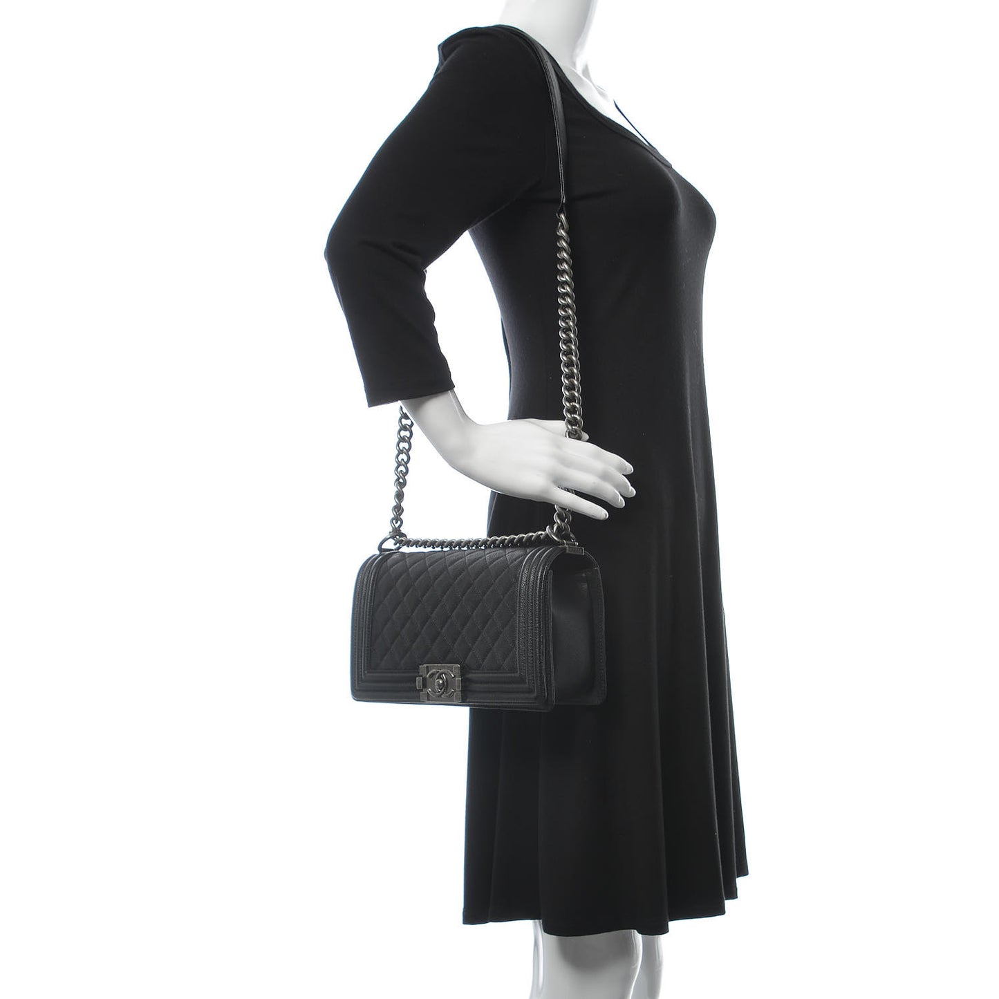 Caviar Quilted Medium Boy Flap Black