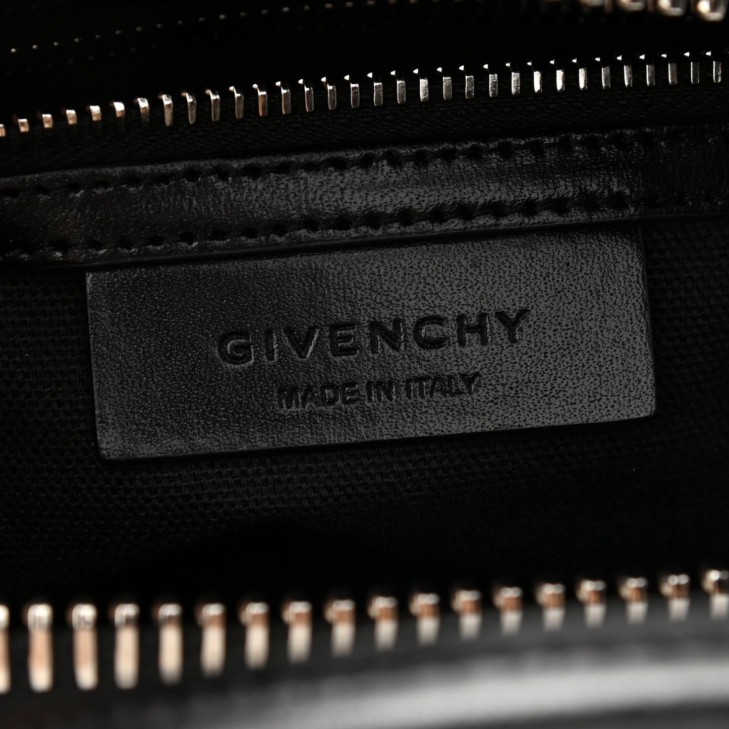 Shiny Lord Calfskin Small Antigona Black