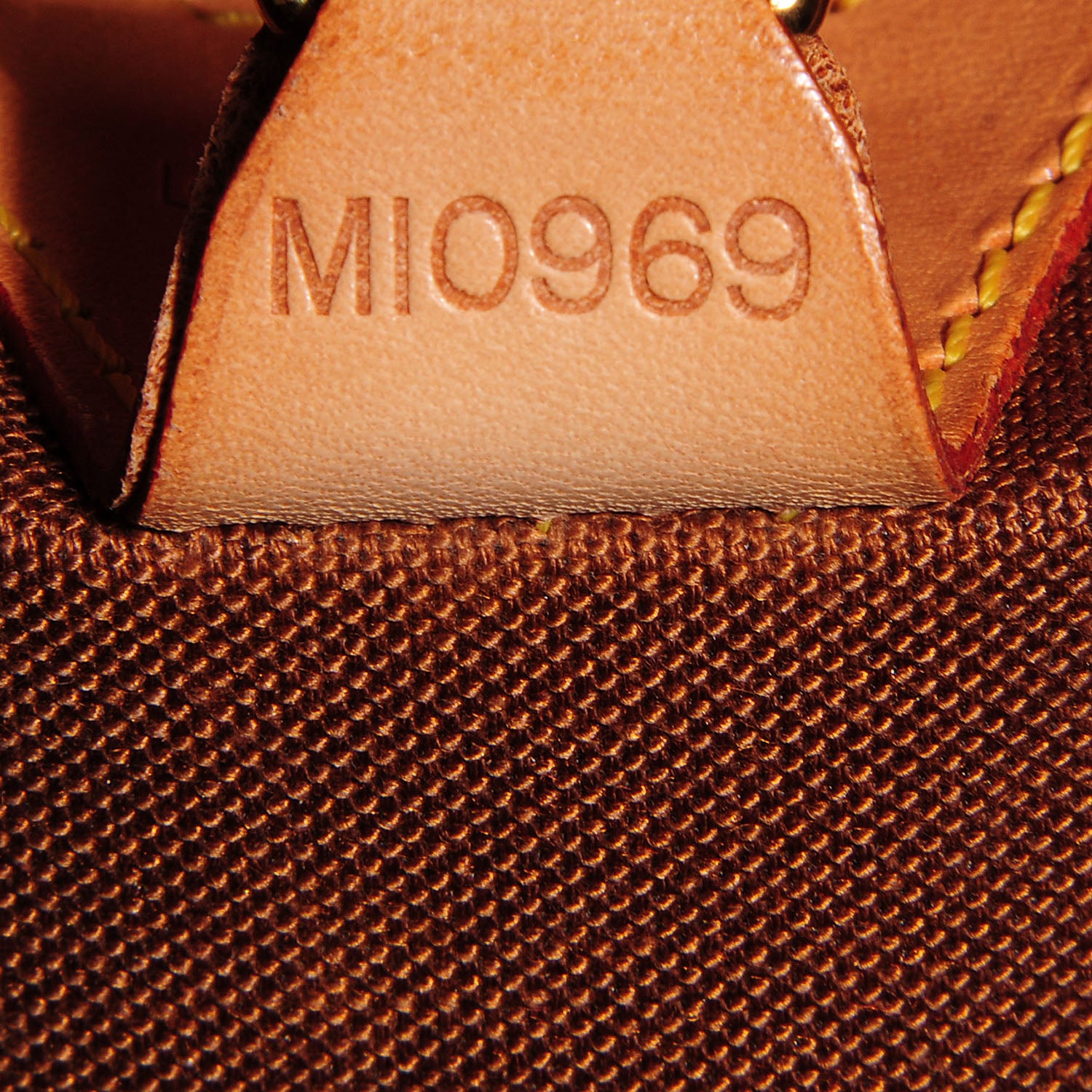 Louis Vuitton Monogram Ellipse MM 7 of 7