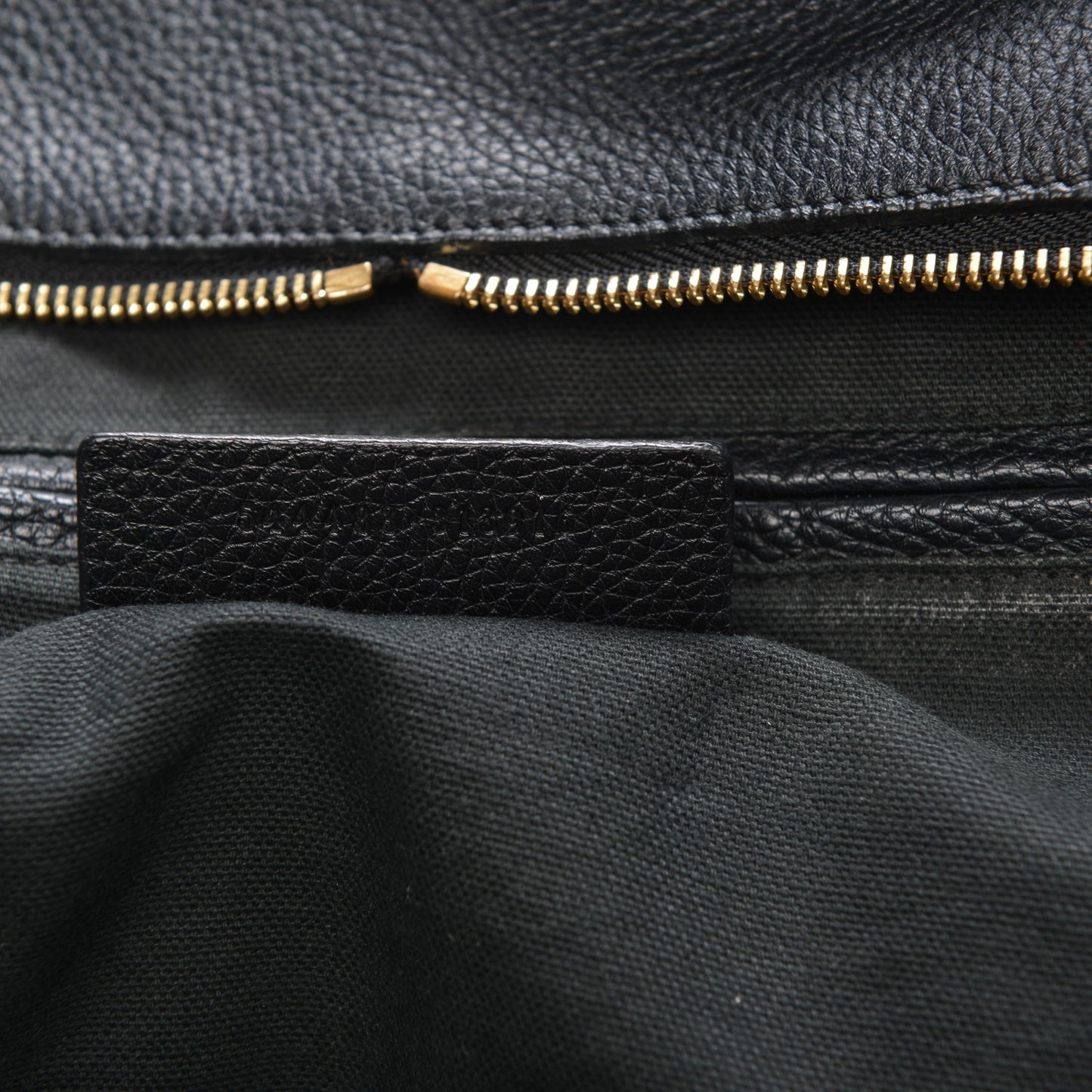 Pebbled Calfskin Large Skull Padlock Zip Around Tote Black