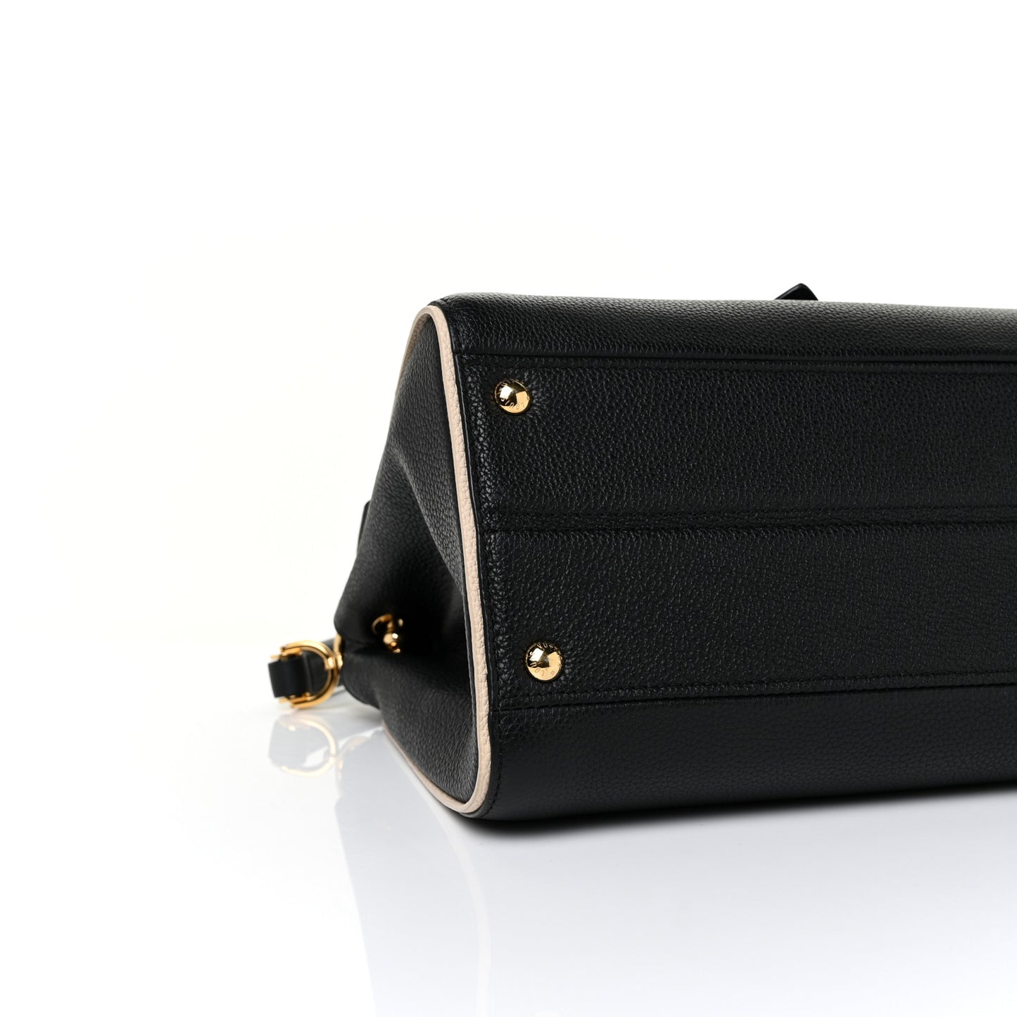 Monogram Double V Black