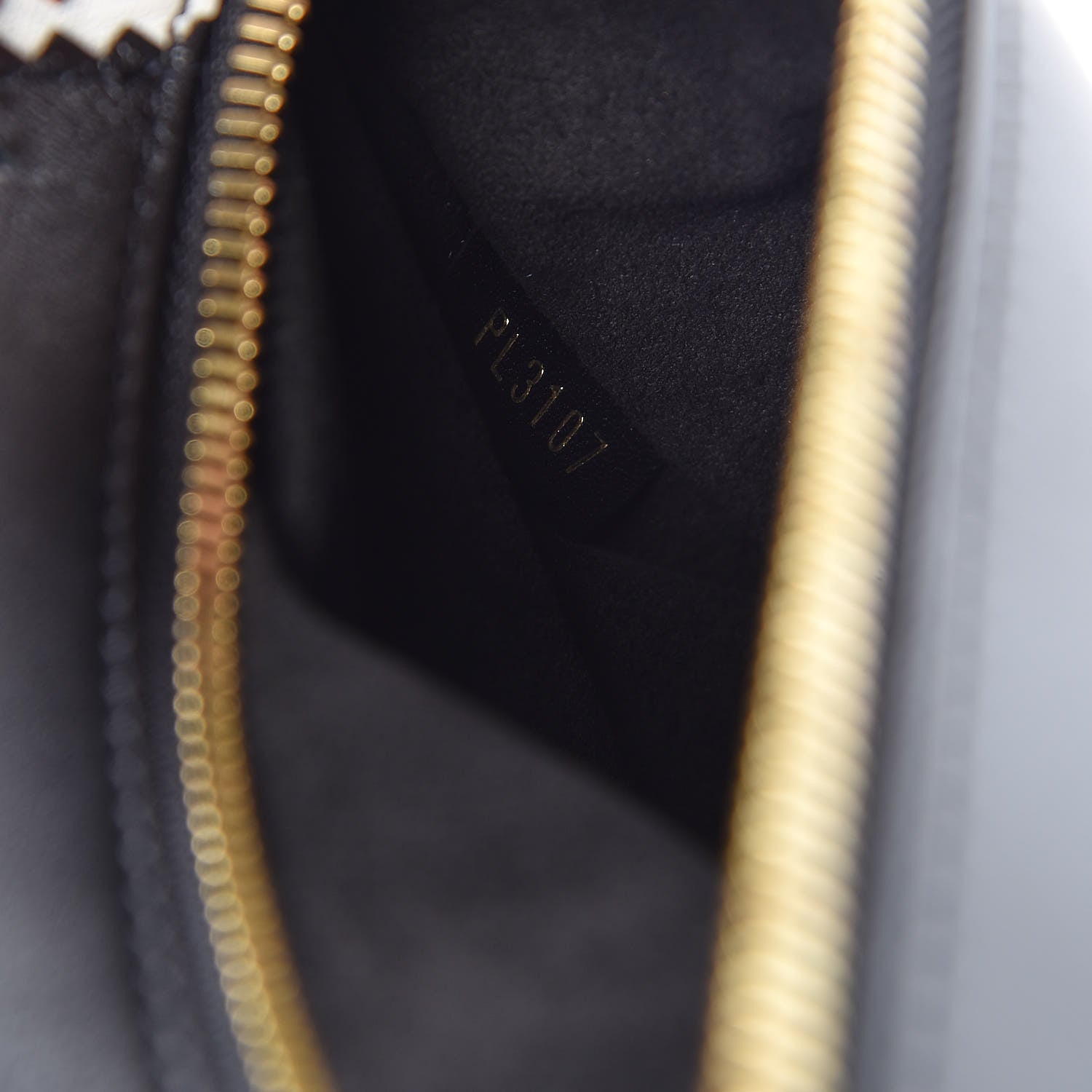 Louis Vuitton Monogram Pochette Metis MM 7 of 12