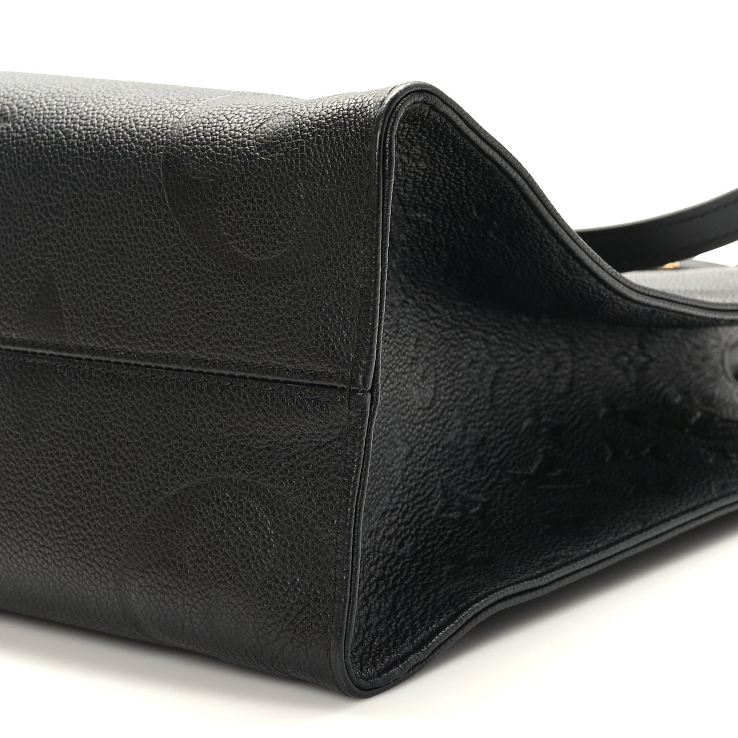 Empreinte Monogram Giant Onthego MM Black