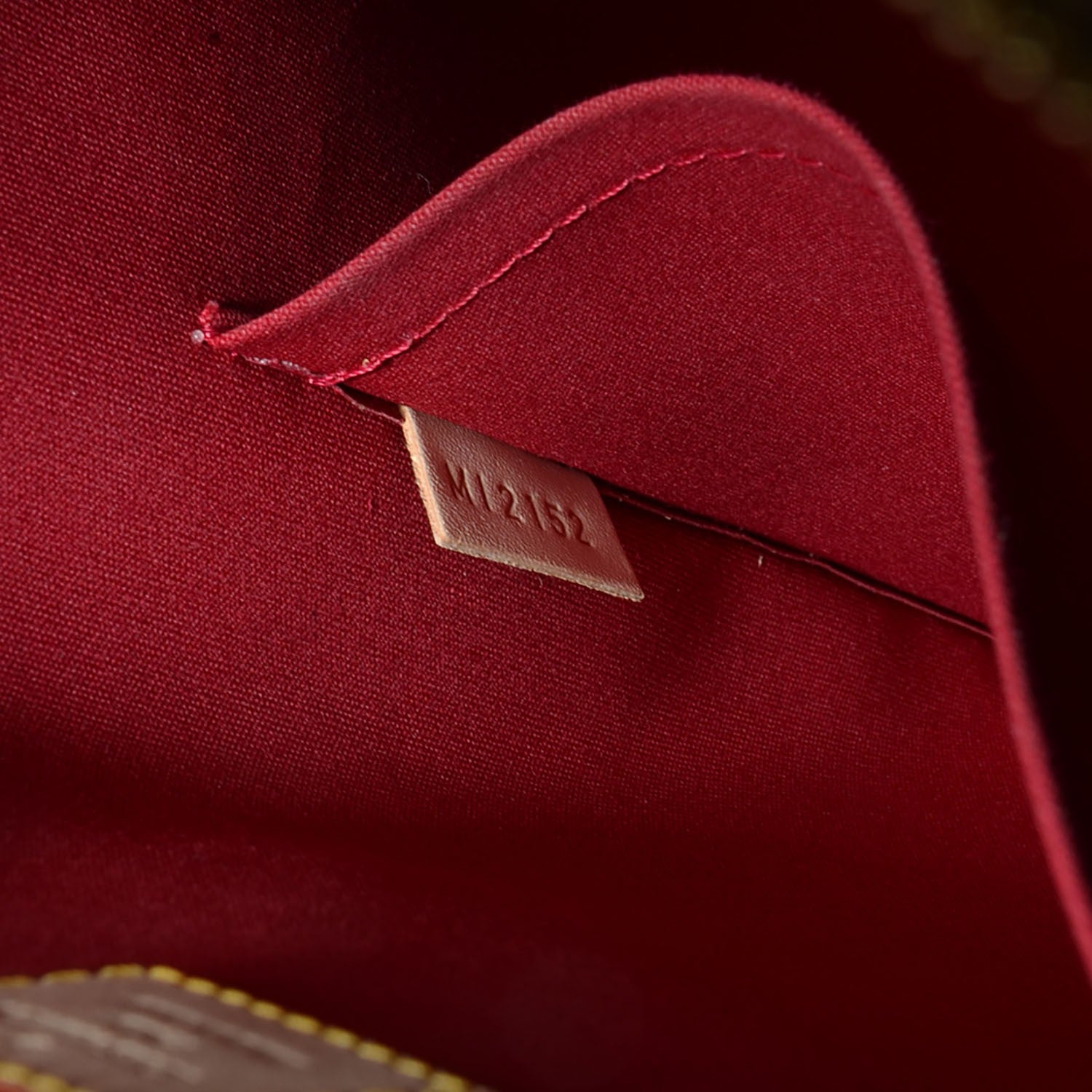 Louis Vuitton Vernis Alma GM Pomme D'Amour 7 of 7