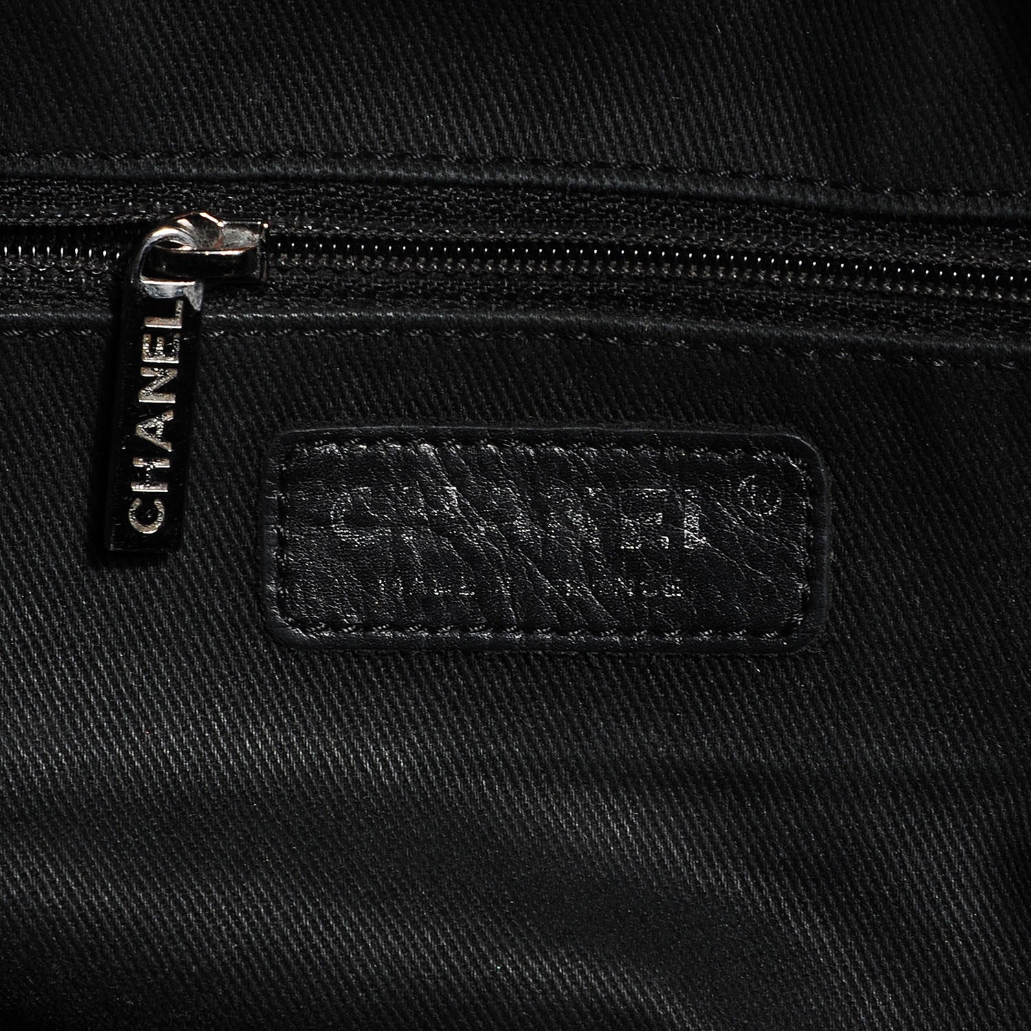 Chanel Calfskin Large Diamond Stitch Tote Black 6 of 7