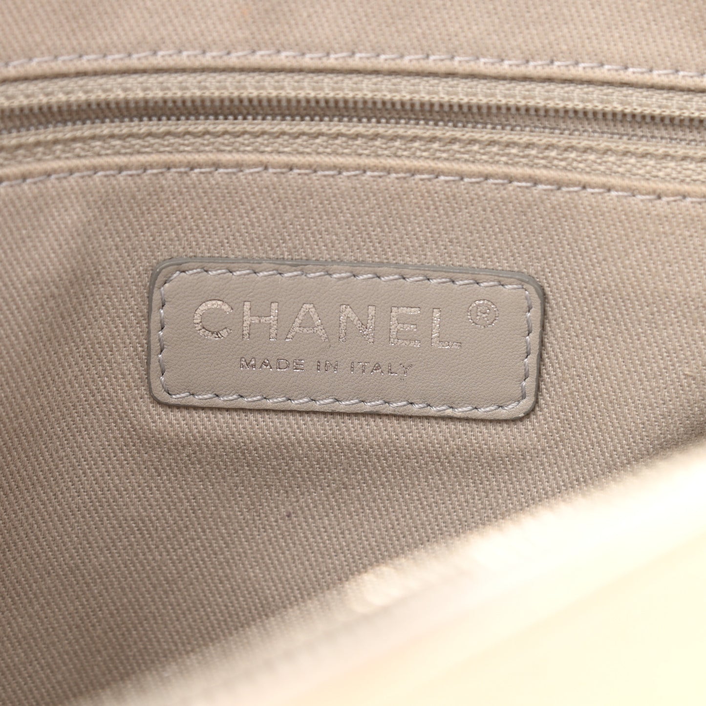 Caviar Quilted Jumbo Easy Flap Dark White