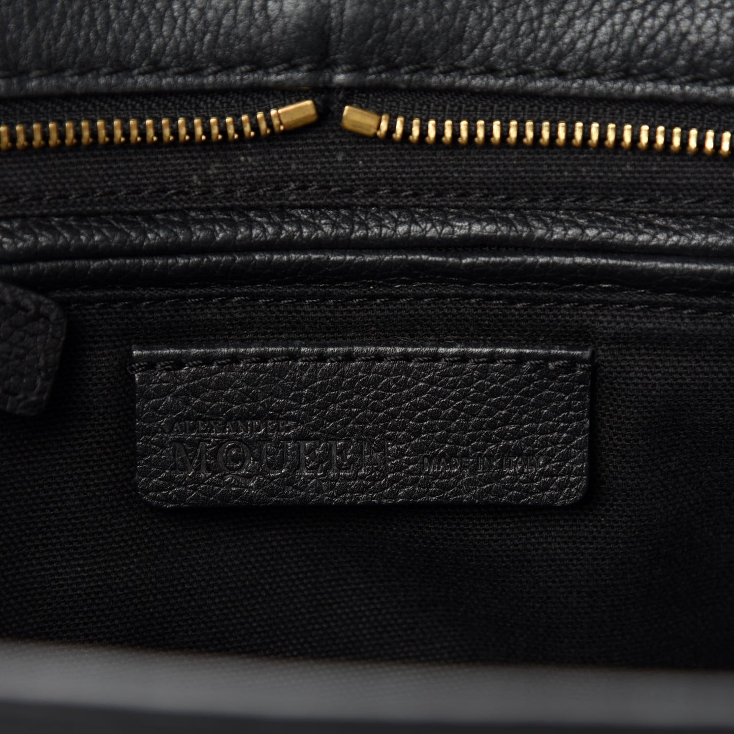 Pebbled Calfskin Small Skull Padlock Zip Around Tote Black