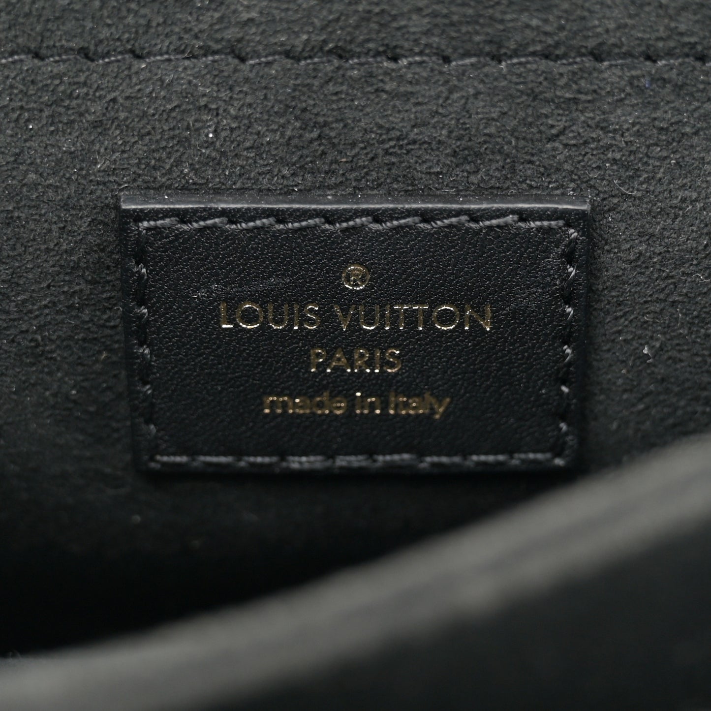 Calfskin New Wave Chain PM NM Black
