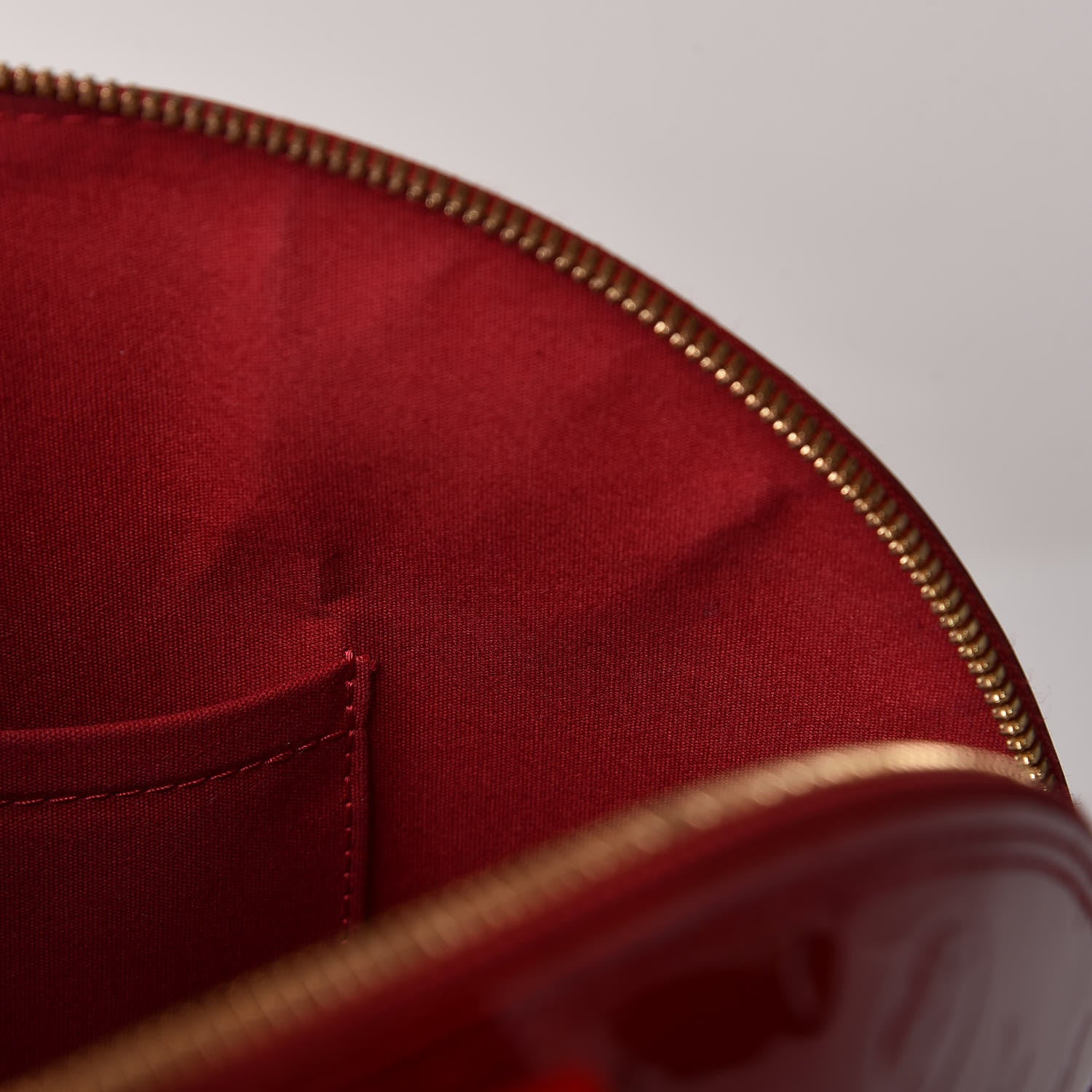 Louis Vuitton Vernis Alma GM Pomme D'Amour 9 of 12