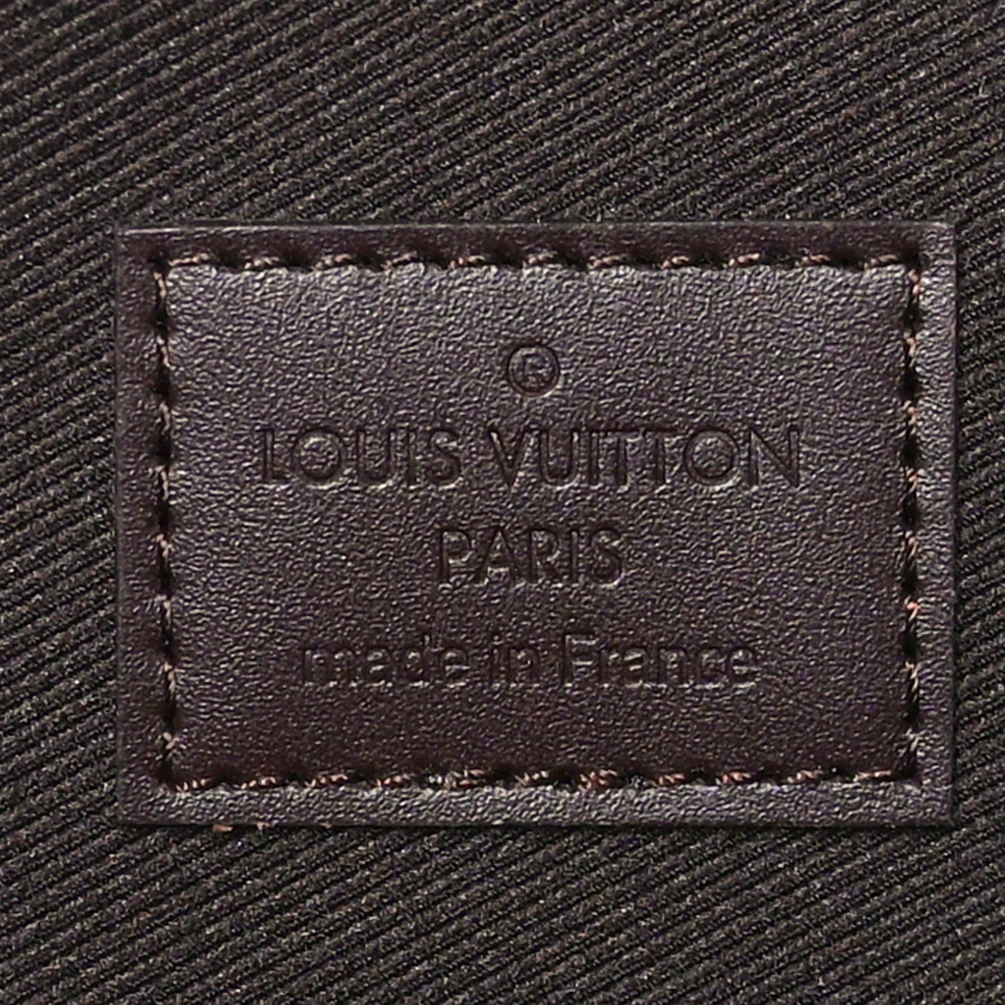 Vernis Pochette Felicie Chain Wallet Amarante