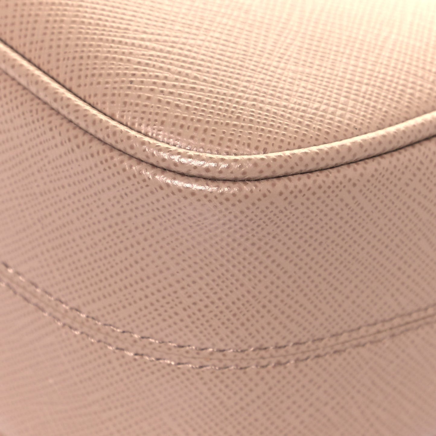 Saffiano Re-Edition 2005 Shoulder Bag Cammeo Beige