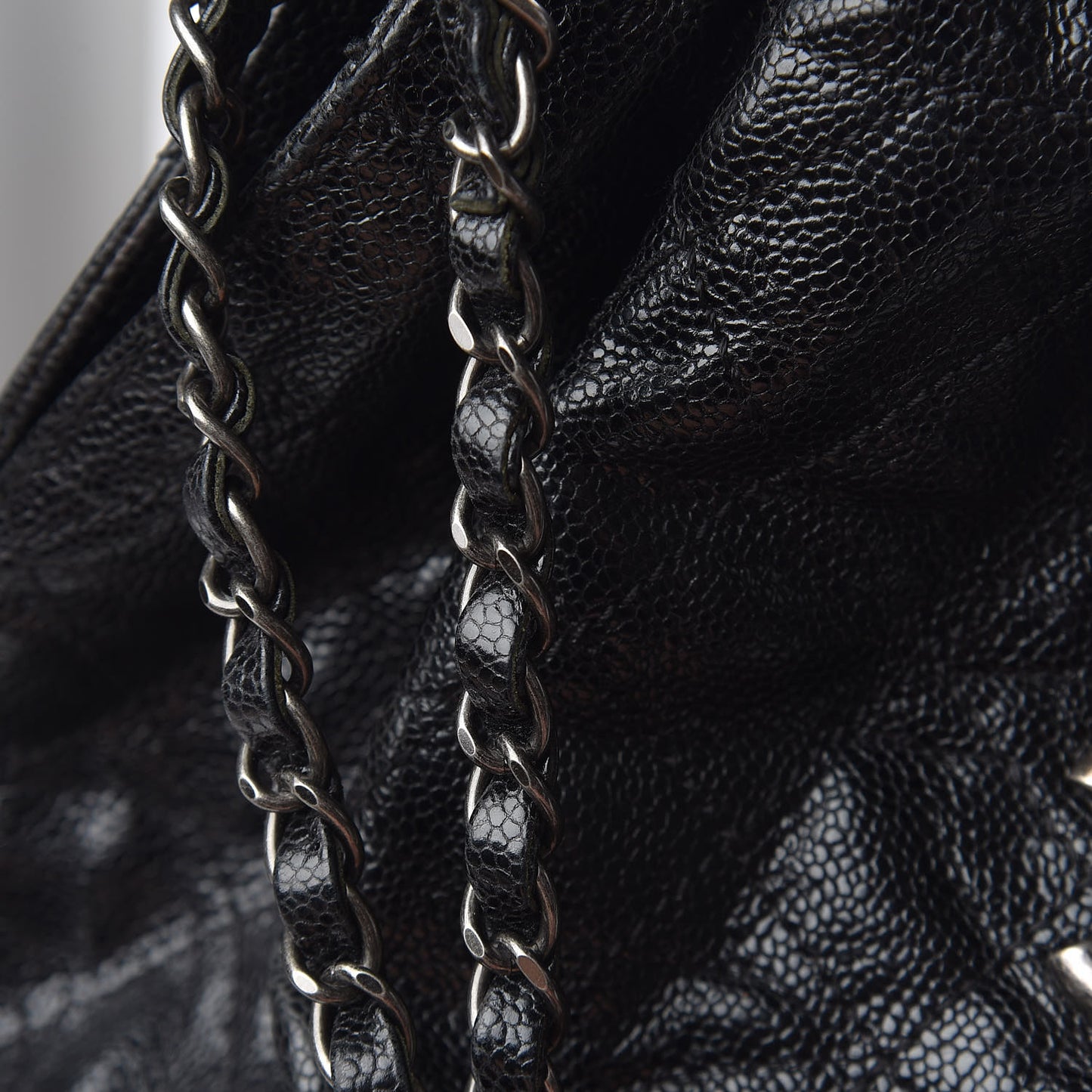 Distressed Glazed Caviar Quilted Large Elastic Tote Black
