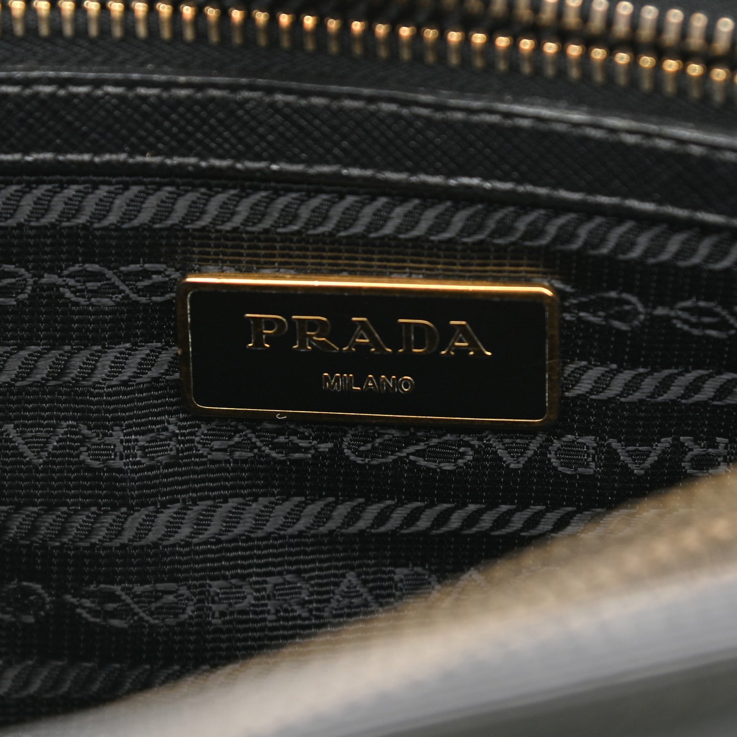Saffiano Lux Medium Tote Black