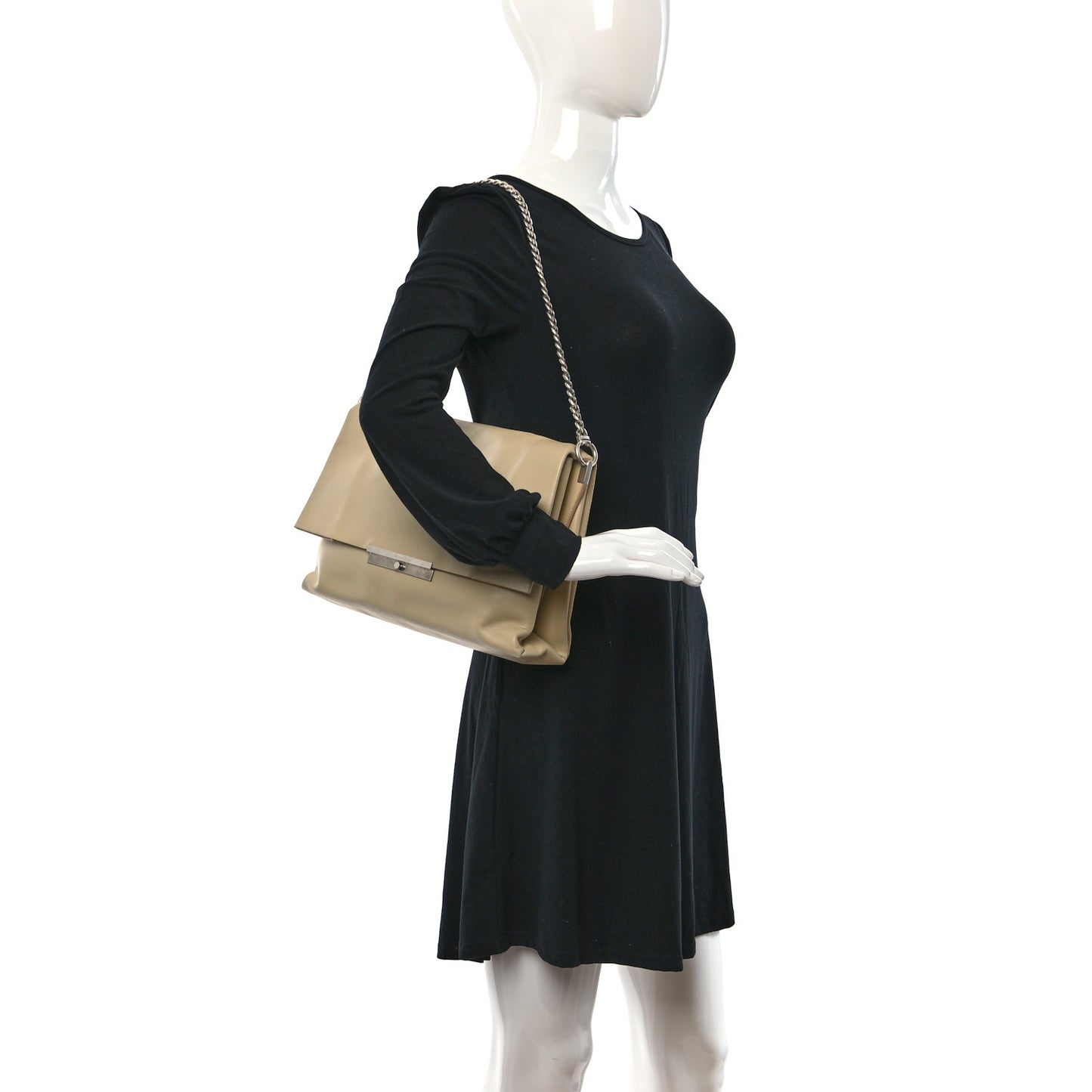 Smooth Calfskin Blade Chain Flap Vanilla