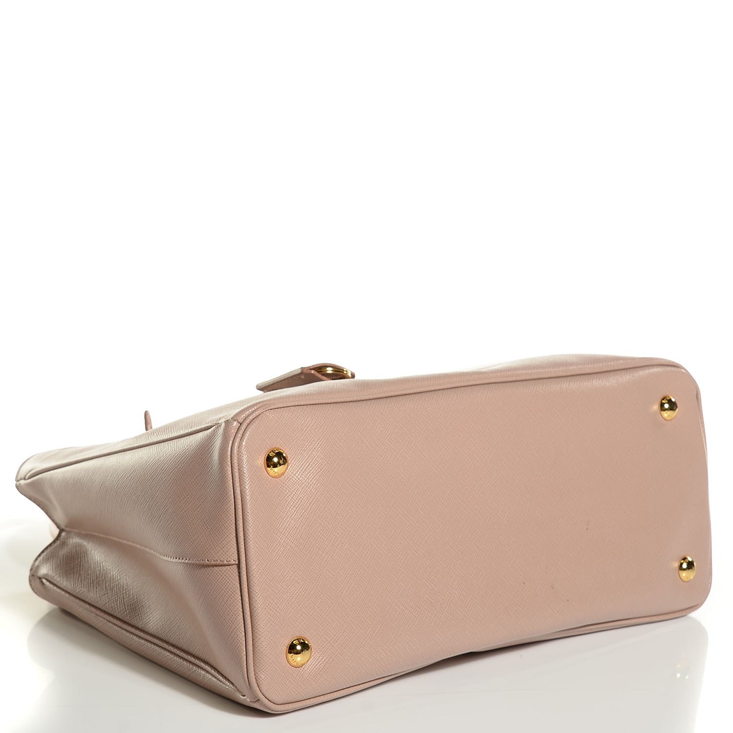 Saffiano Lux Medium Tote Cammeo