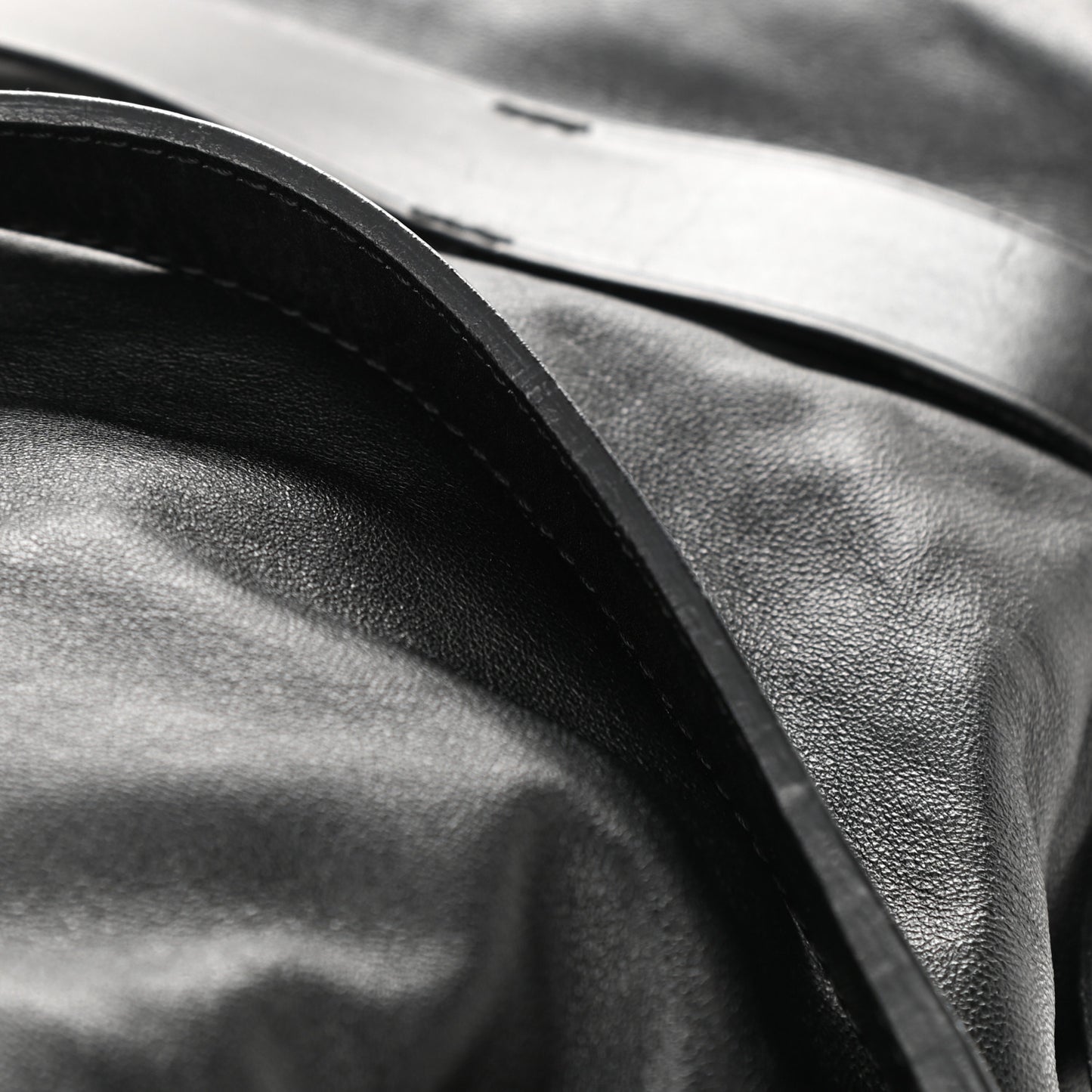 Soft Lambskin Bridle Calfskin Medium Gosford Hobo Black