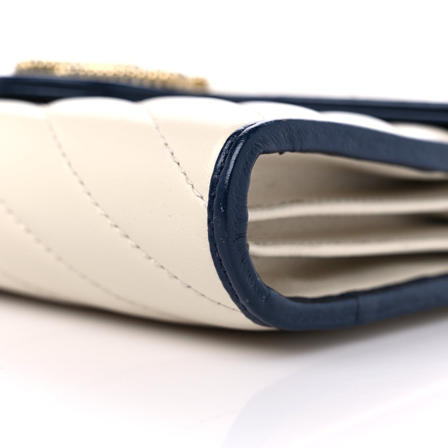 Vintage Effect Calfskin Matelasse Diagonal Torchon GG Marmont Chain Wallet Mystic White Blue Agata