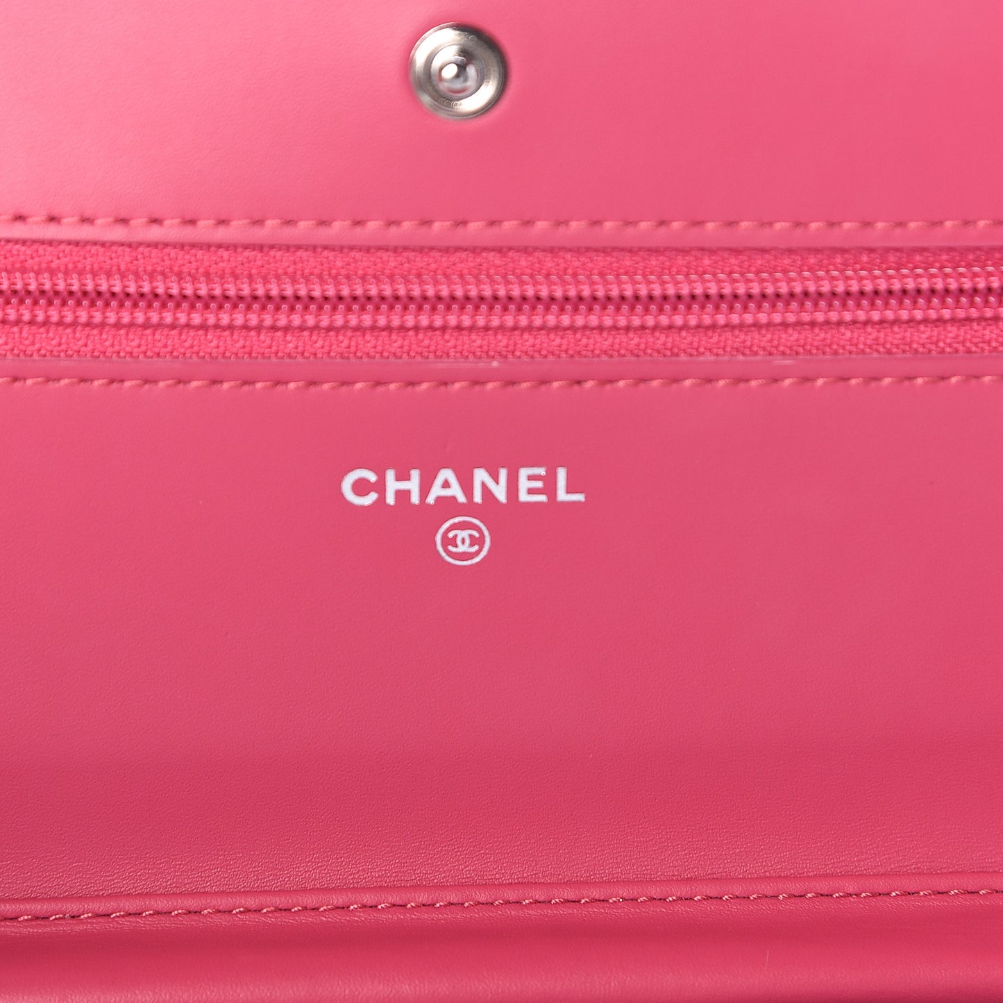 Patent Quilted Wallet On Chain WOC Pink