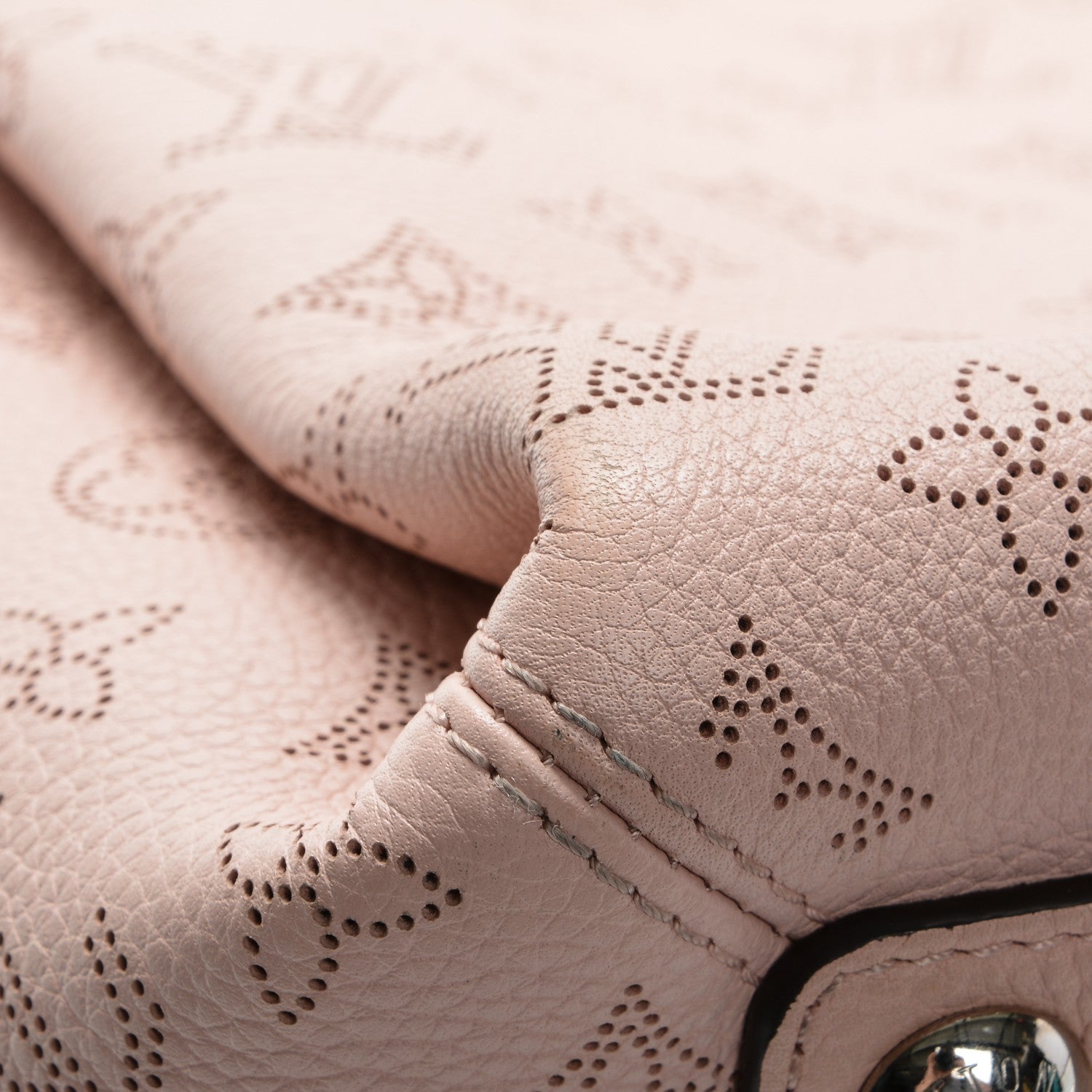 Louis Vuitton Mahina Babylone PM Magnolia 11 of 12
