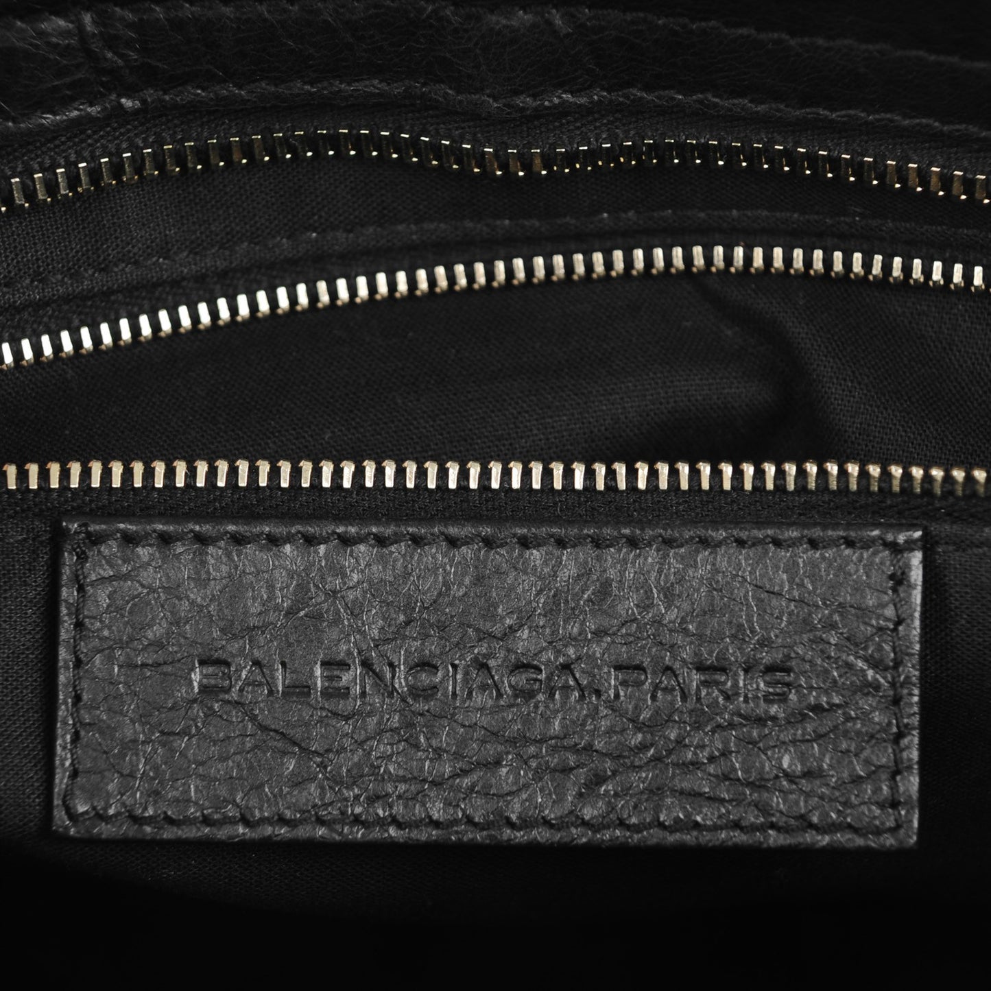 Agneau Perforated Dot City Black