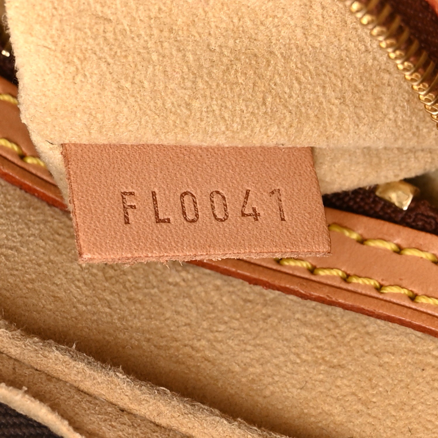 Louis Vuitton Monogram Looping MM 7 of 10