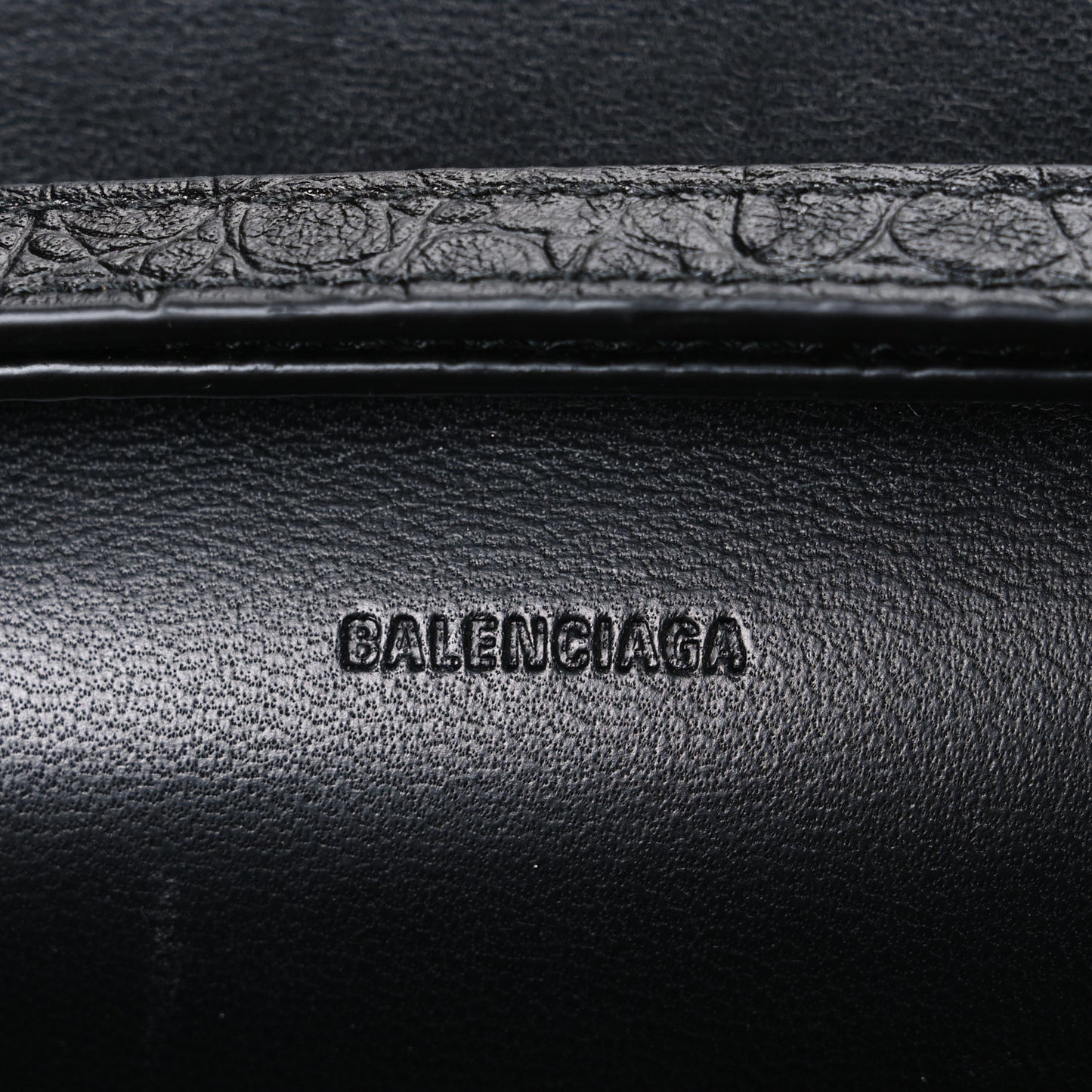 Crocodile Embossed Calfskin Classic Silver Hardware Le City Wallet On Chain Silver