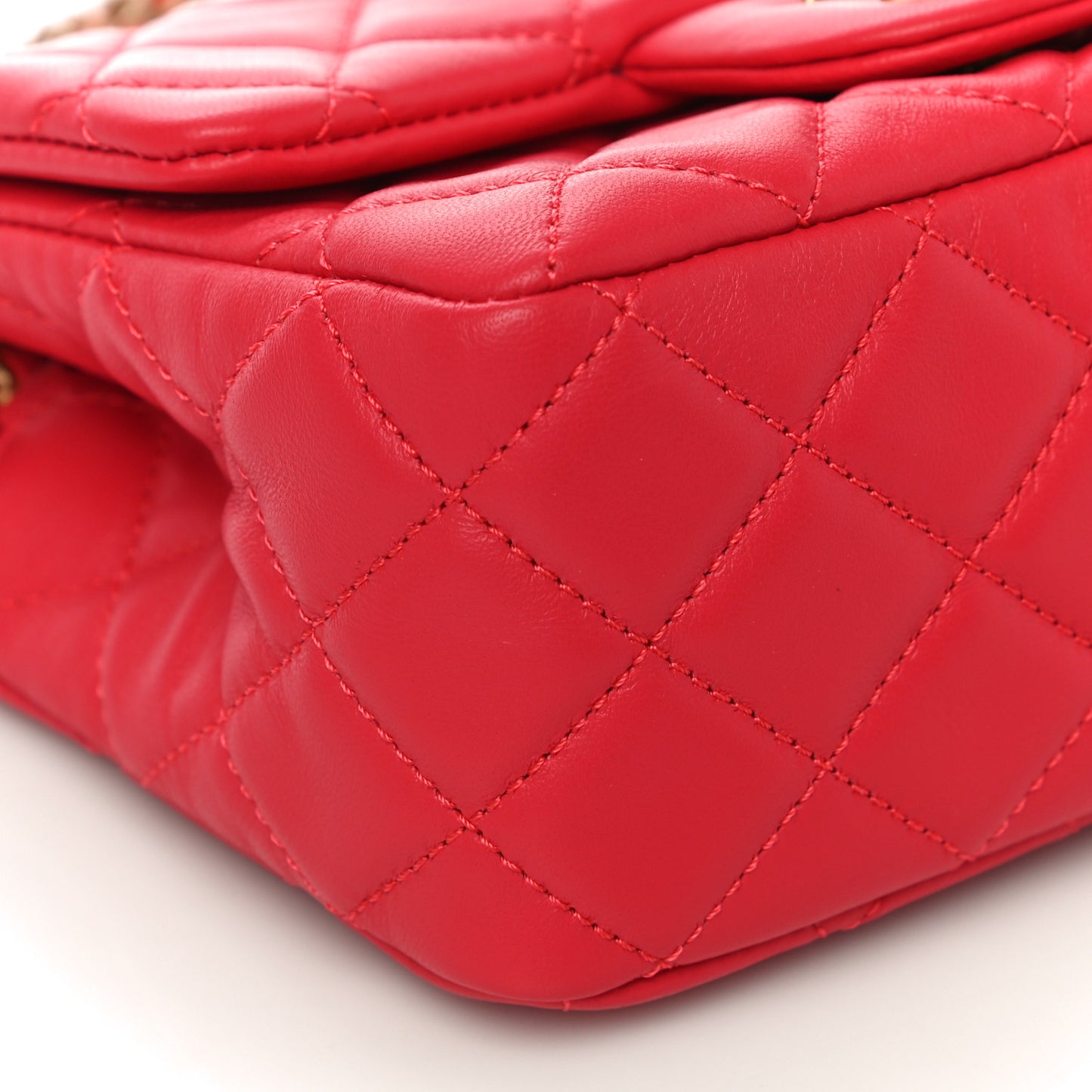 Lambskin Quilted Mini Pearl Crush Flap Red