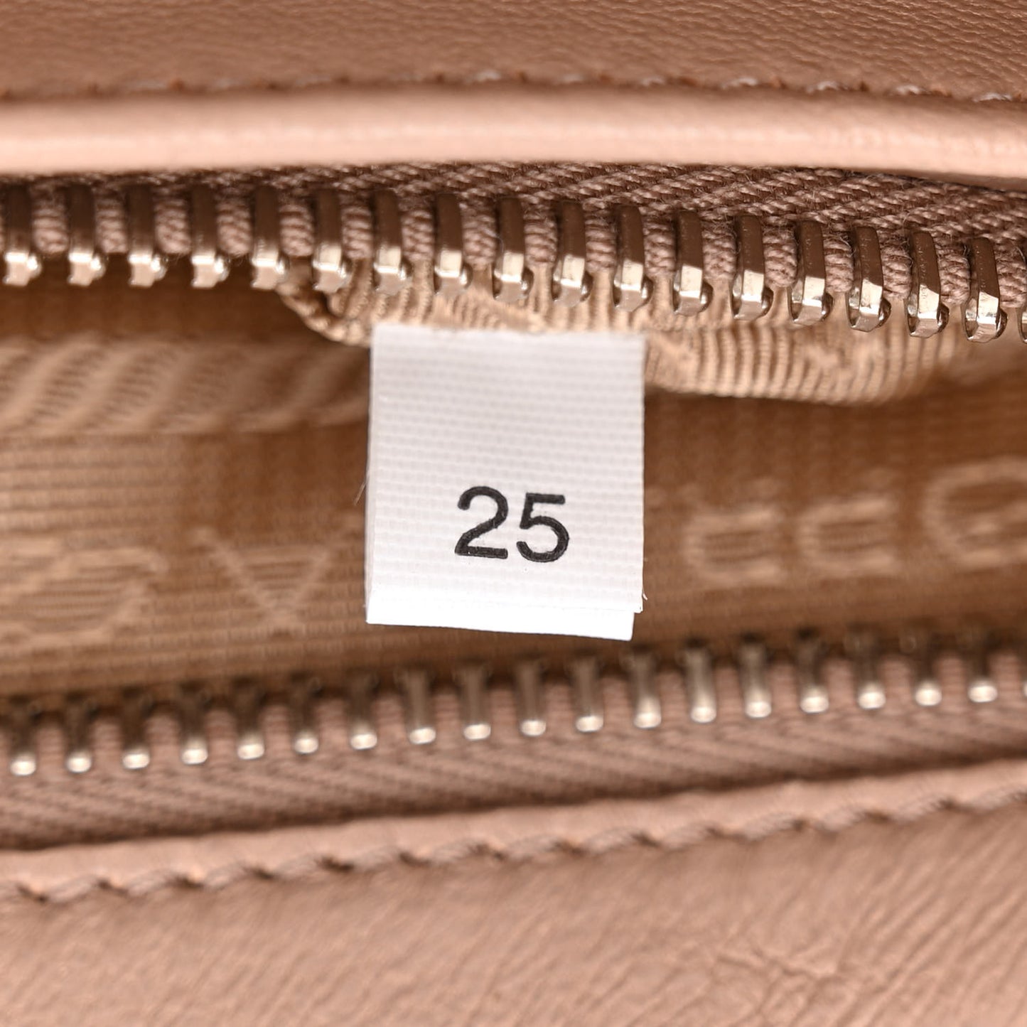 Nappa Triangle Stitched Large Spectrum Bag Cipria