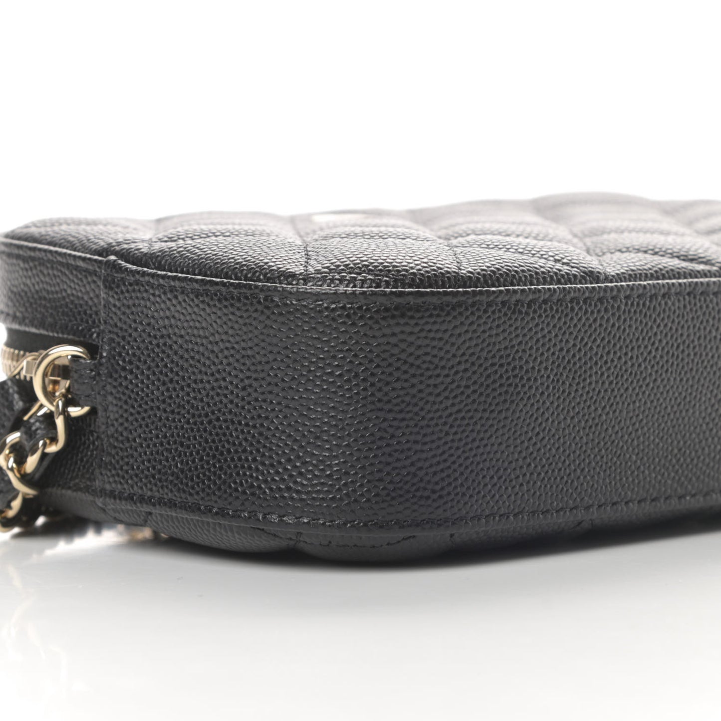 Caviar Quilted Vanity With Chain Black
