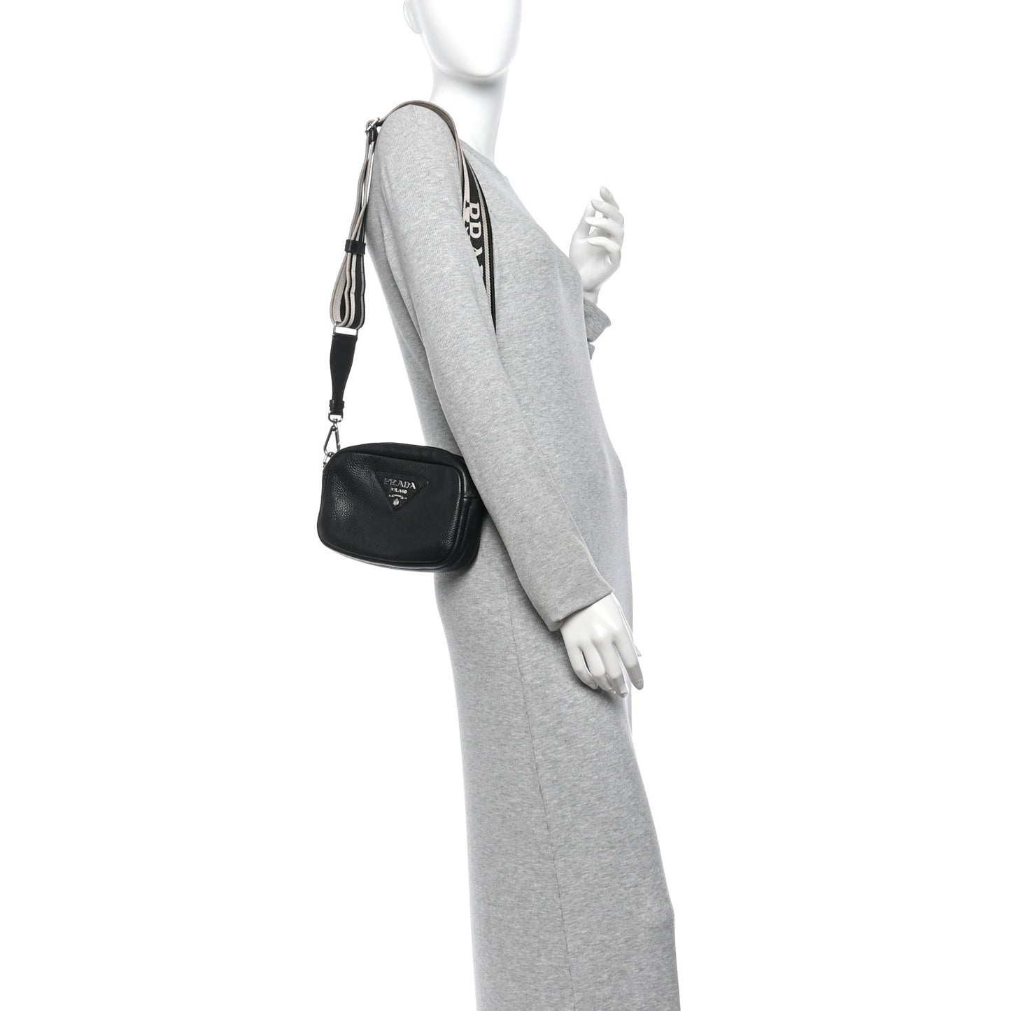 Vitello Daino Soft Camera Crossbody Black